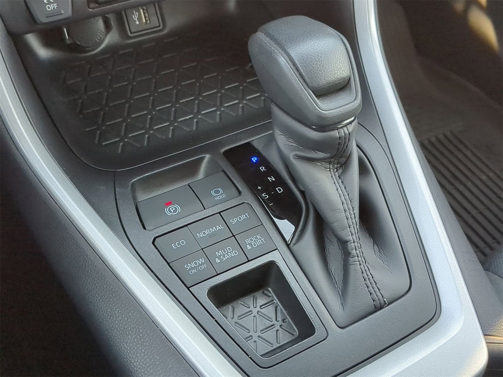 Thumbnail: 2025 Toyota RAV4 - 37