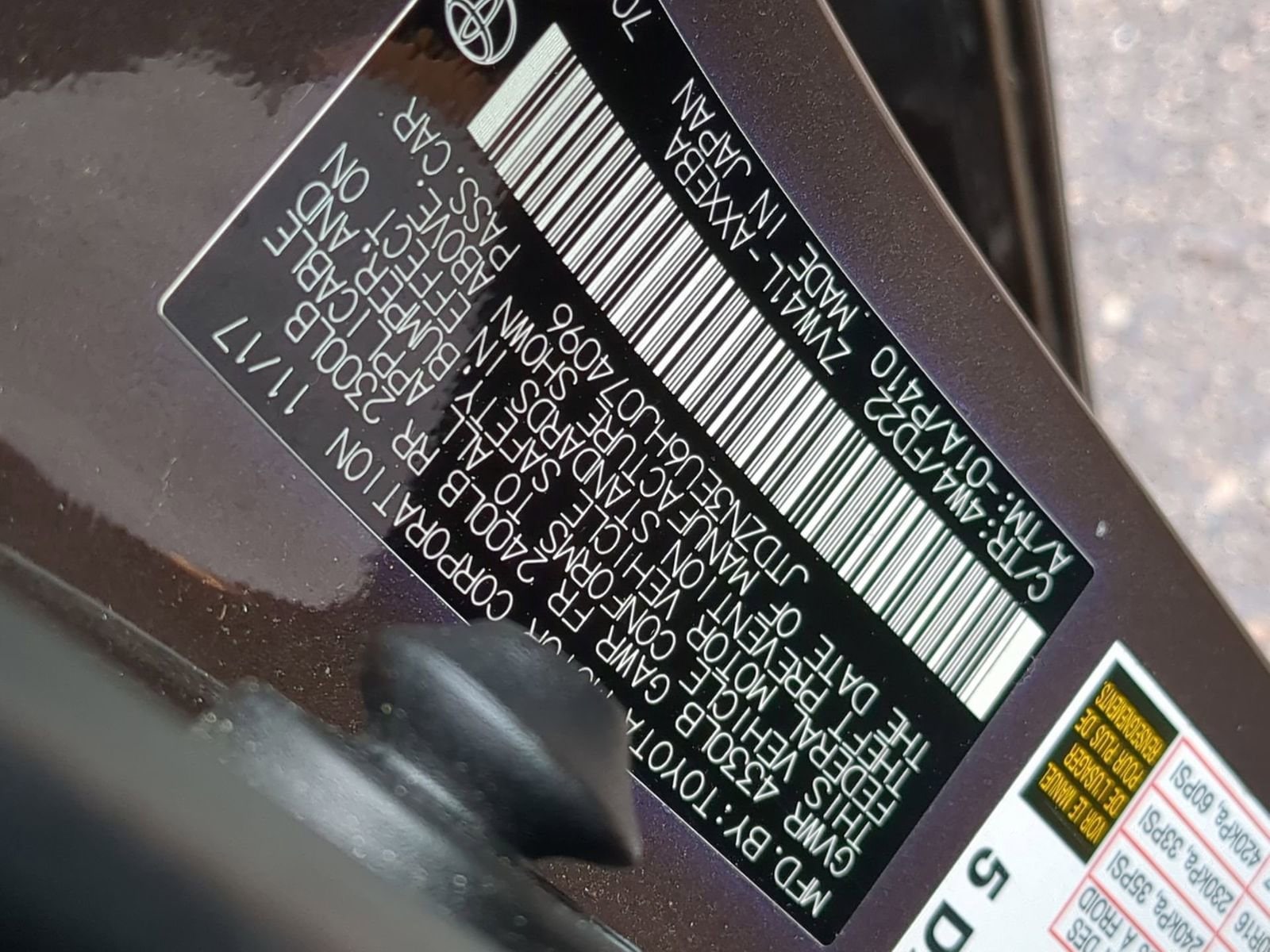 Thumbnail: 2017 Toyota Prius v - 34