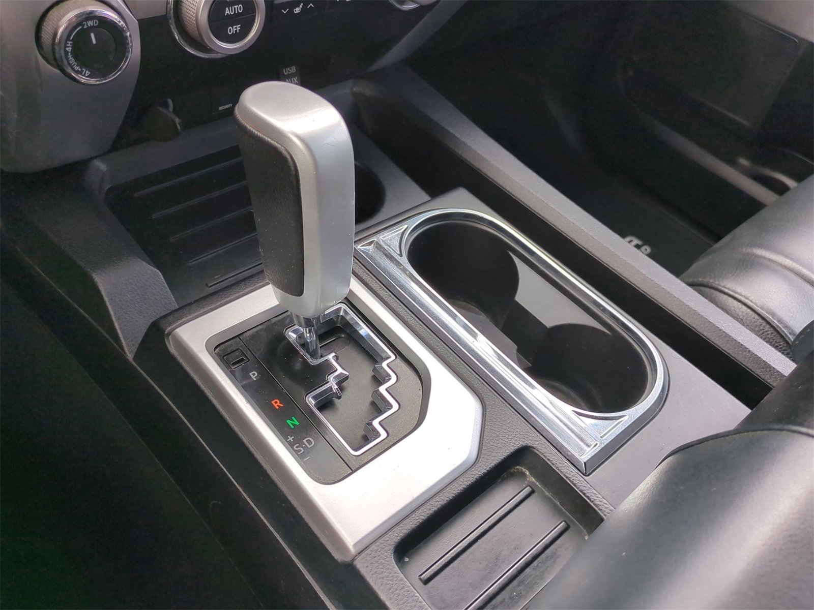 Thumbnail: 2016 Toyota Tundra - 28