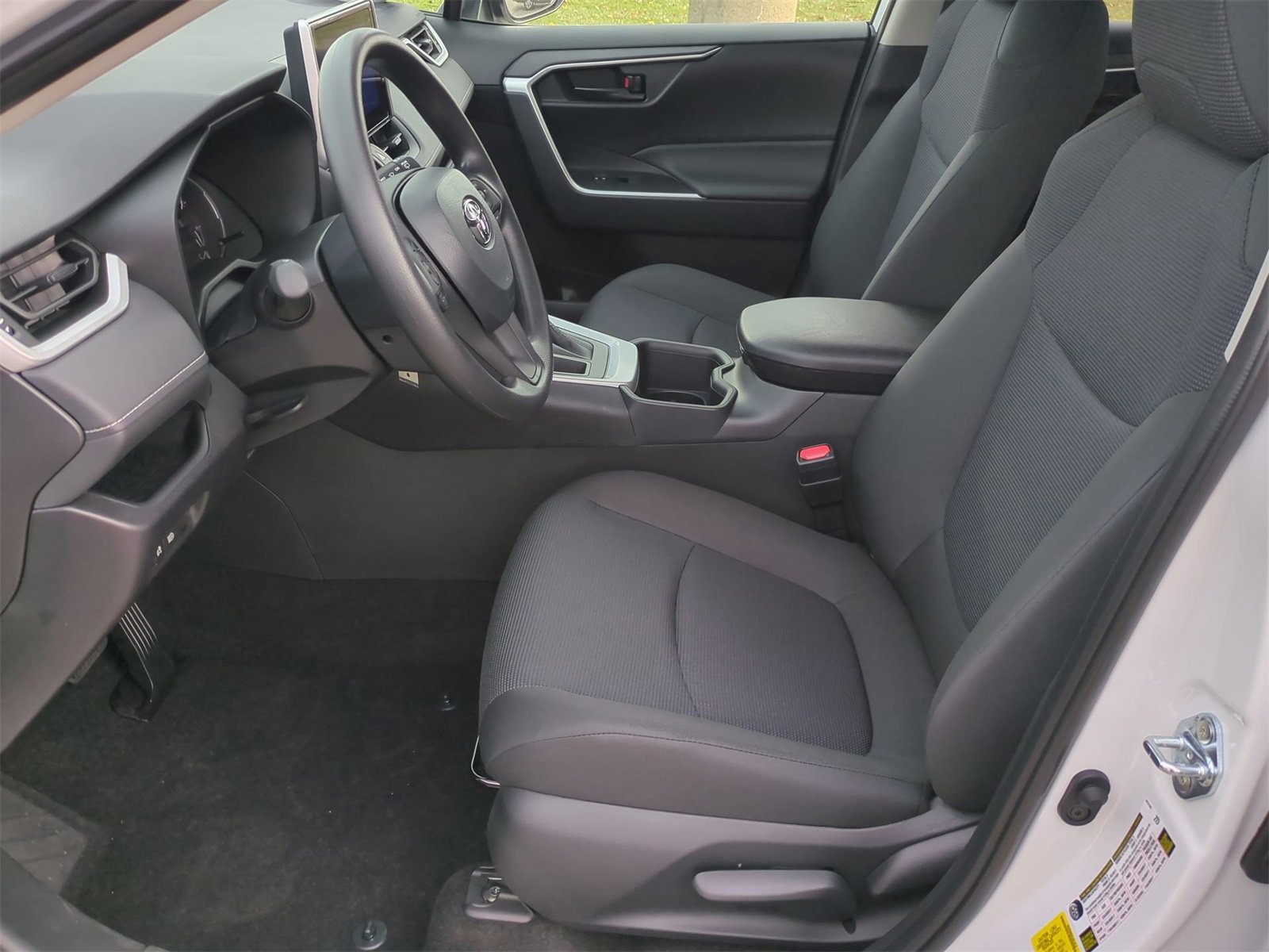 Thumbnail: 2025 Toyota RAV4 - 16