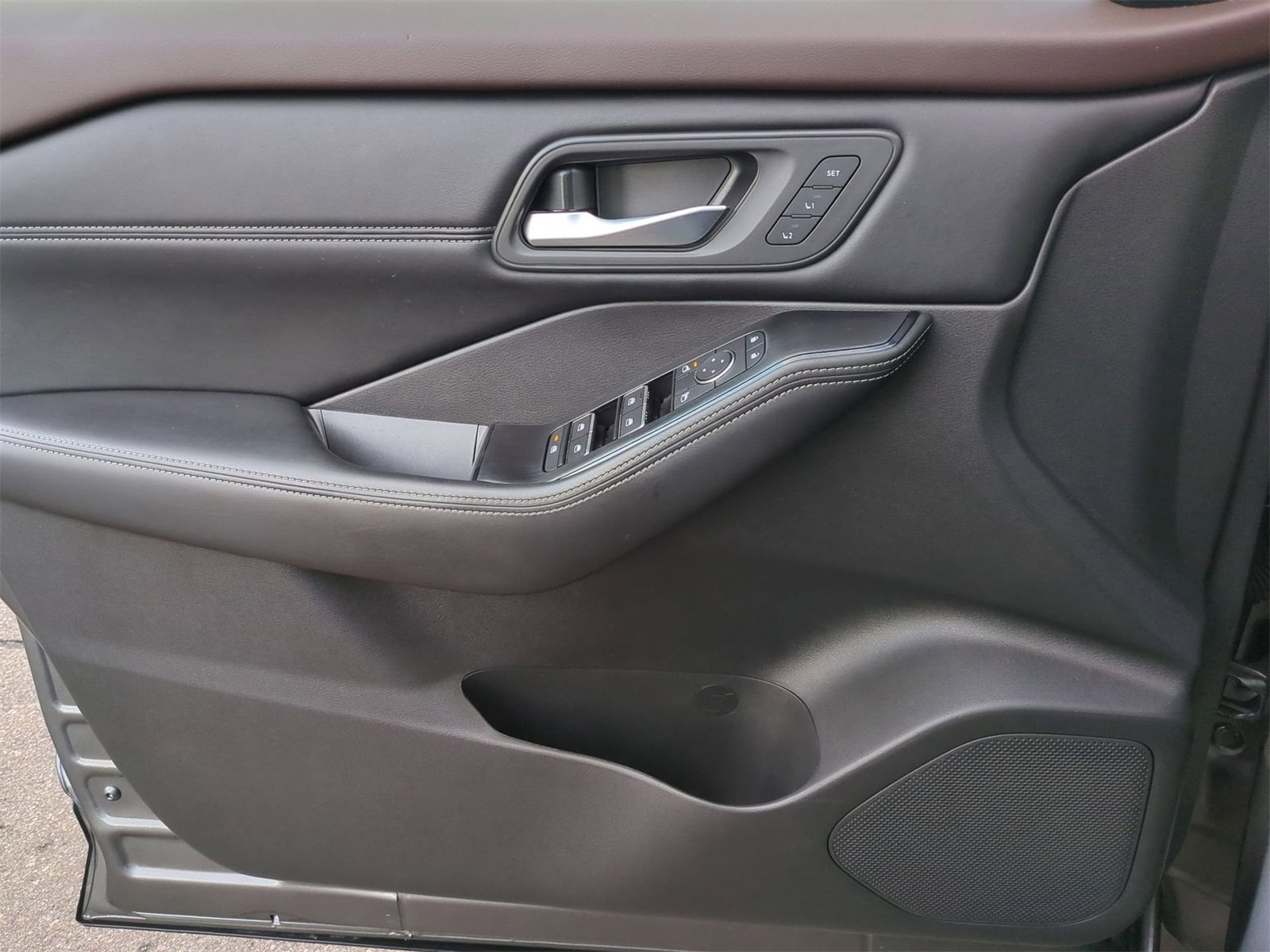 Thumbnail: 2023 Nissan Rogue - 30