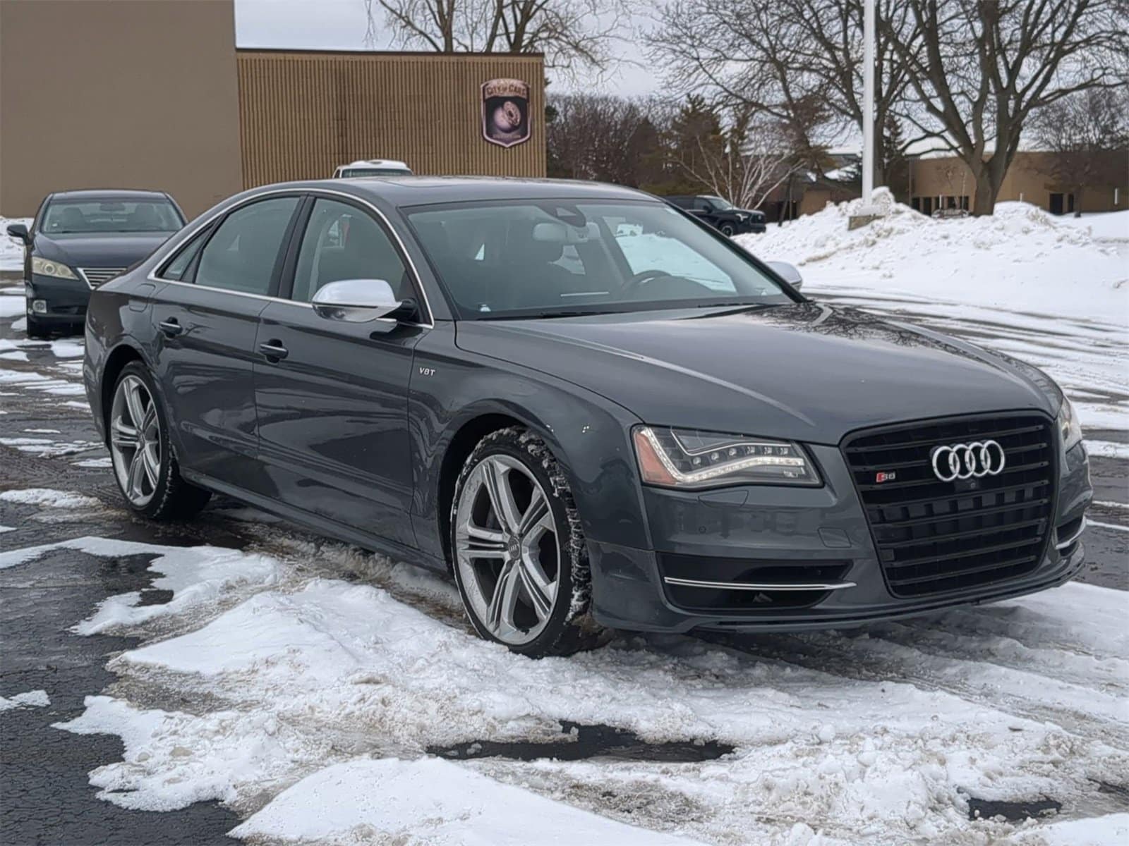 Thumbnail: 2013 Audi S8 - 16