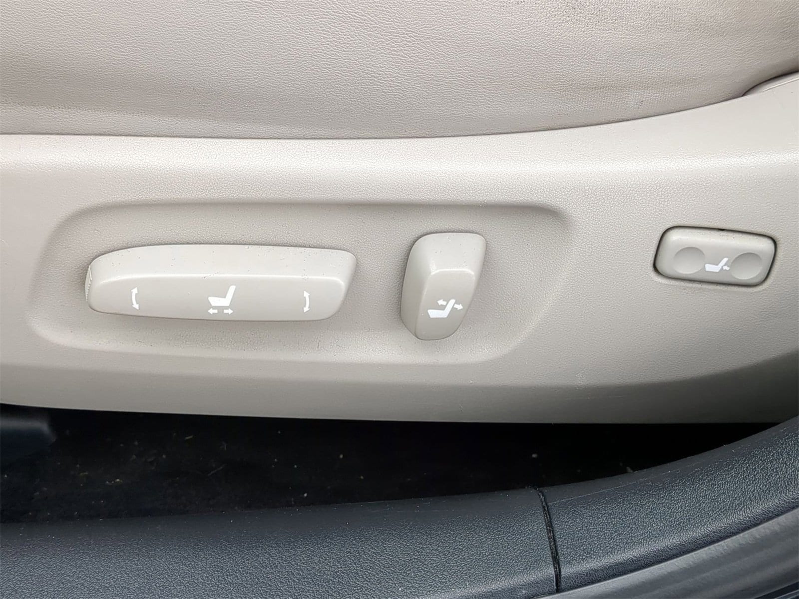 Thumbnail: 2010 Lexus ES - 24