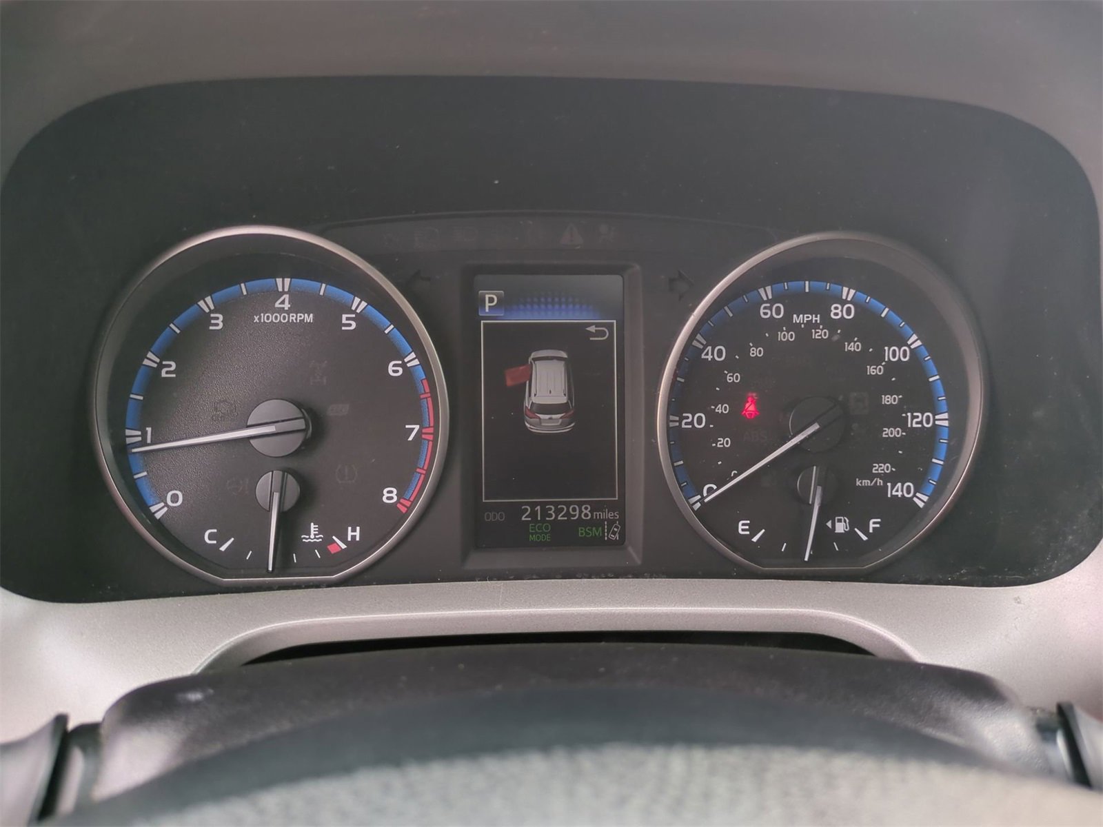 Thumbnail: 2018 Toyota RAV4 - 32