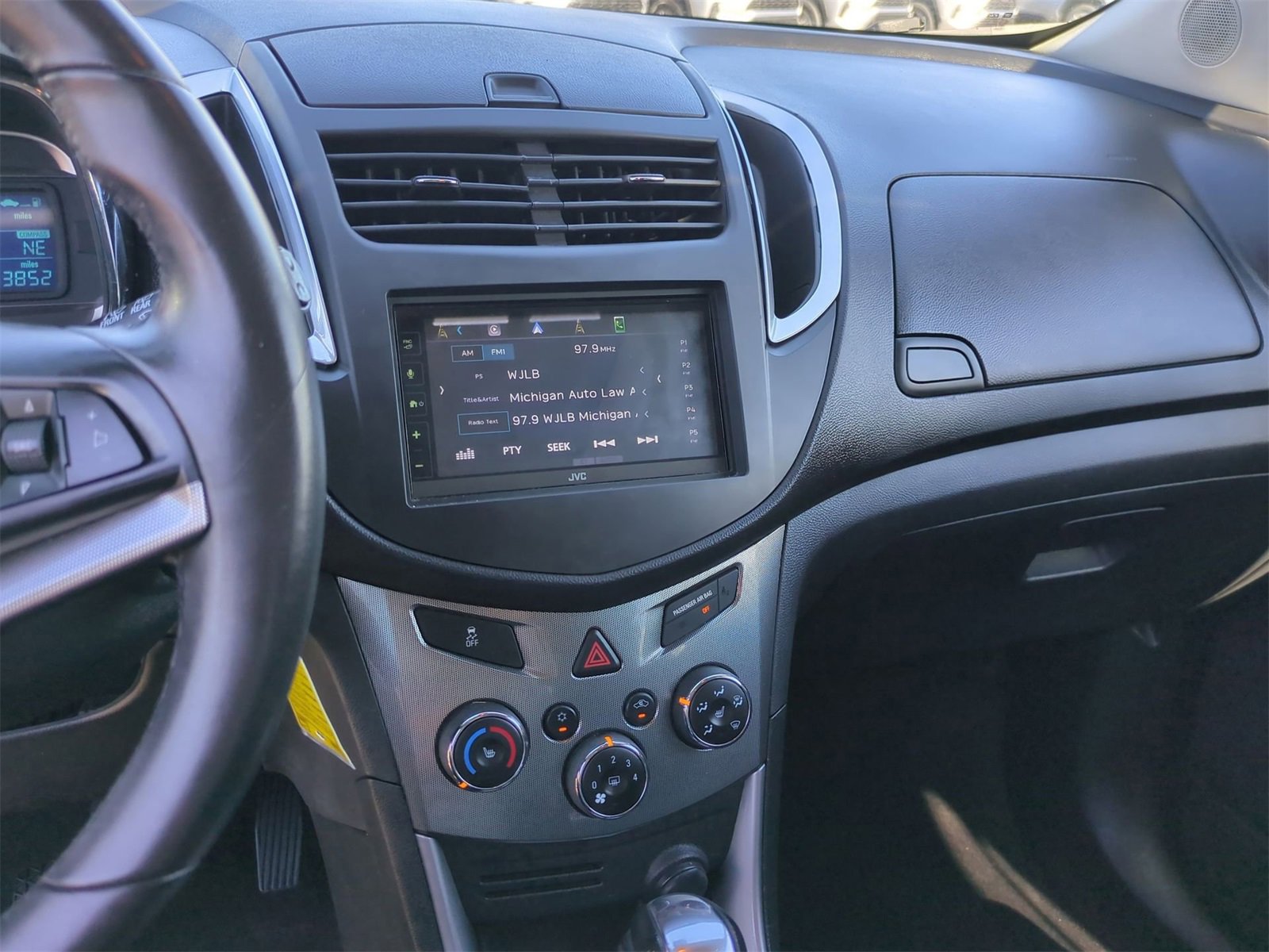 Thumbnail: 2016 Chevrolet Trax - 28