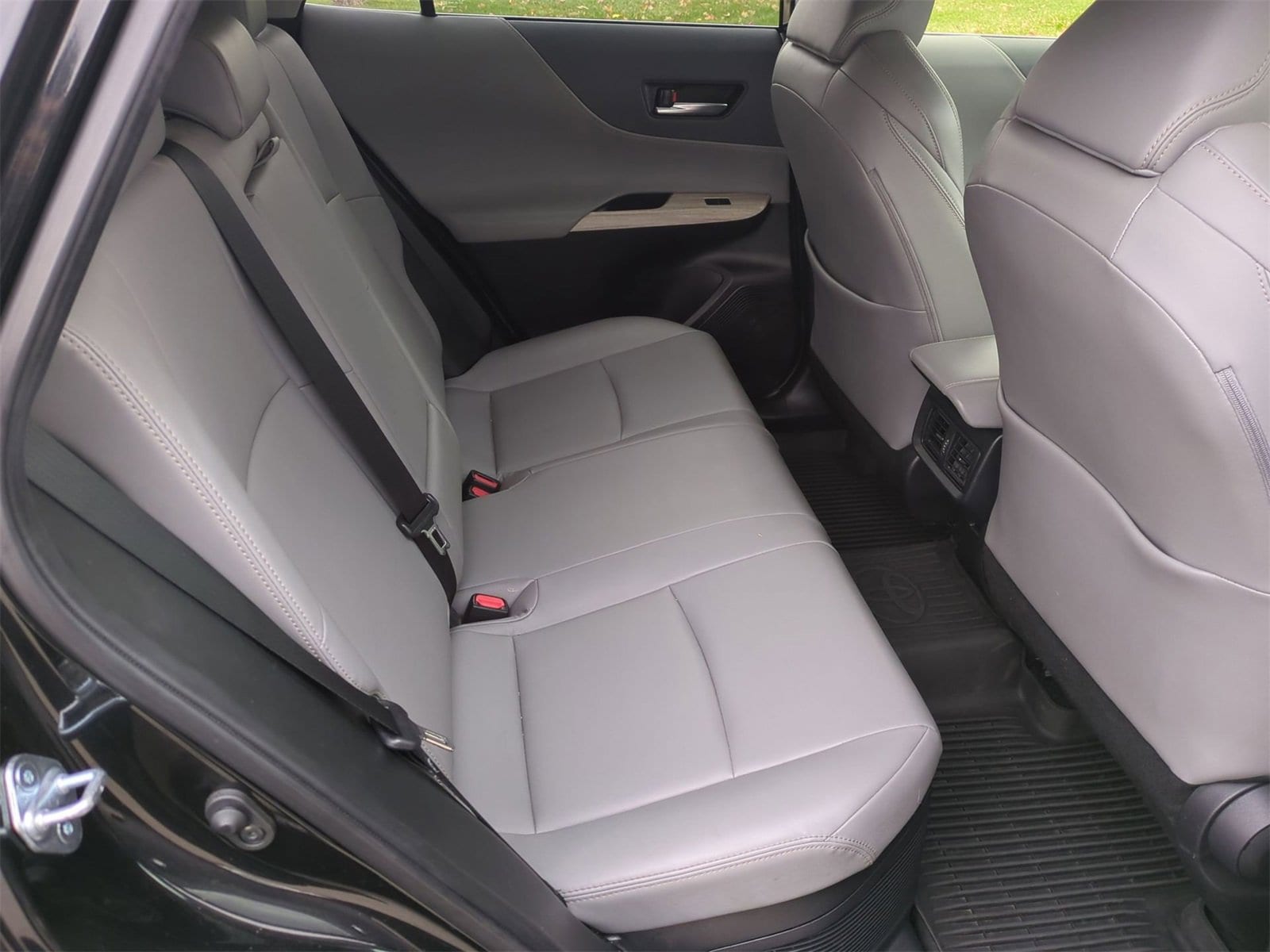 Thumbnail: 2022 Toyota Venza - 19