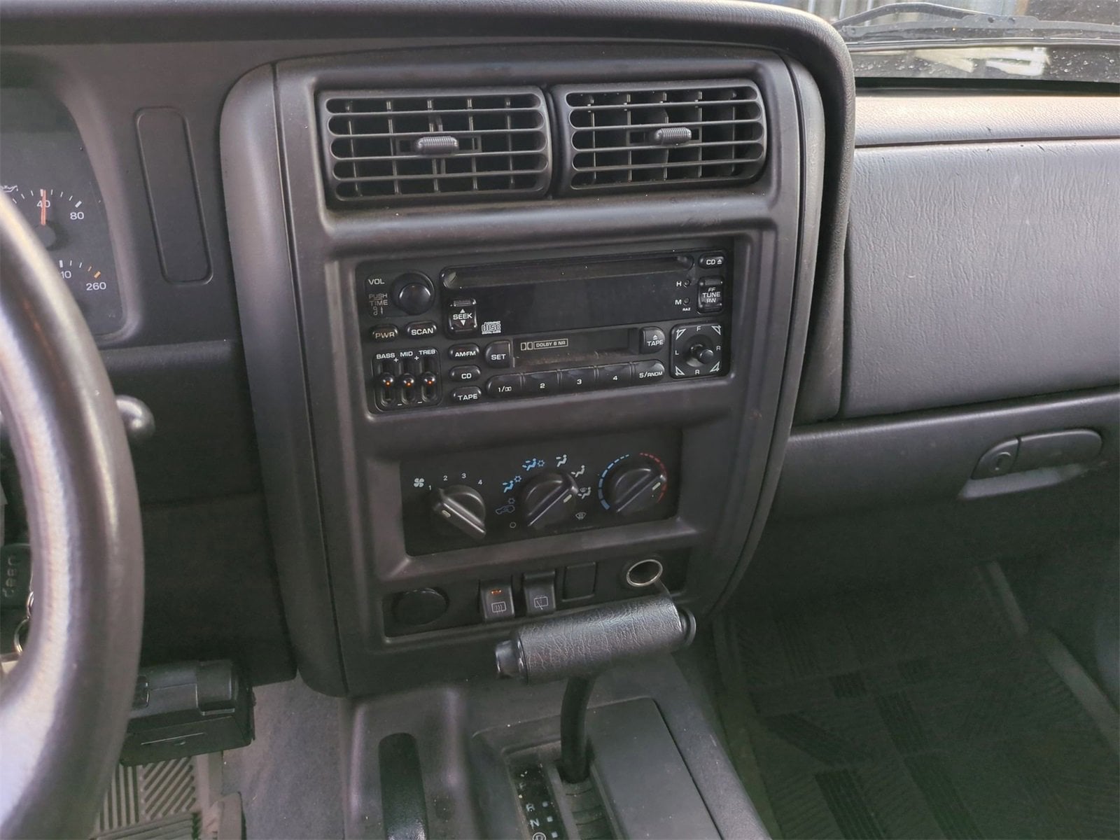 Thumbnail: 2001 Jeep Cherokee - 26