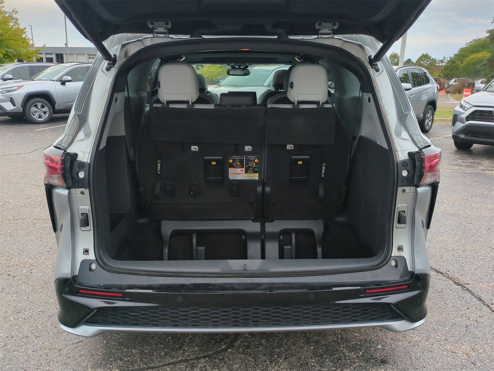 Thumbnail: 2021 Toyota Sienna - 33