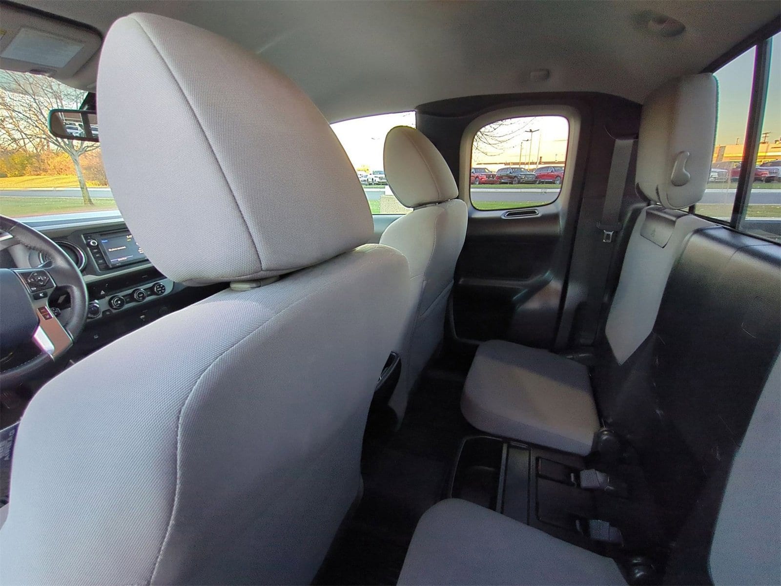 Thumbnail: 2018 Toyota Tacoma - 18