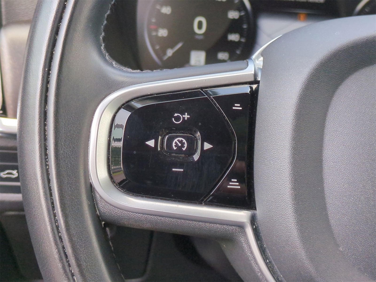 Thumbnail: 2020 Volvo S90 - 22