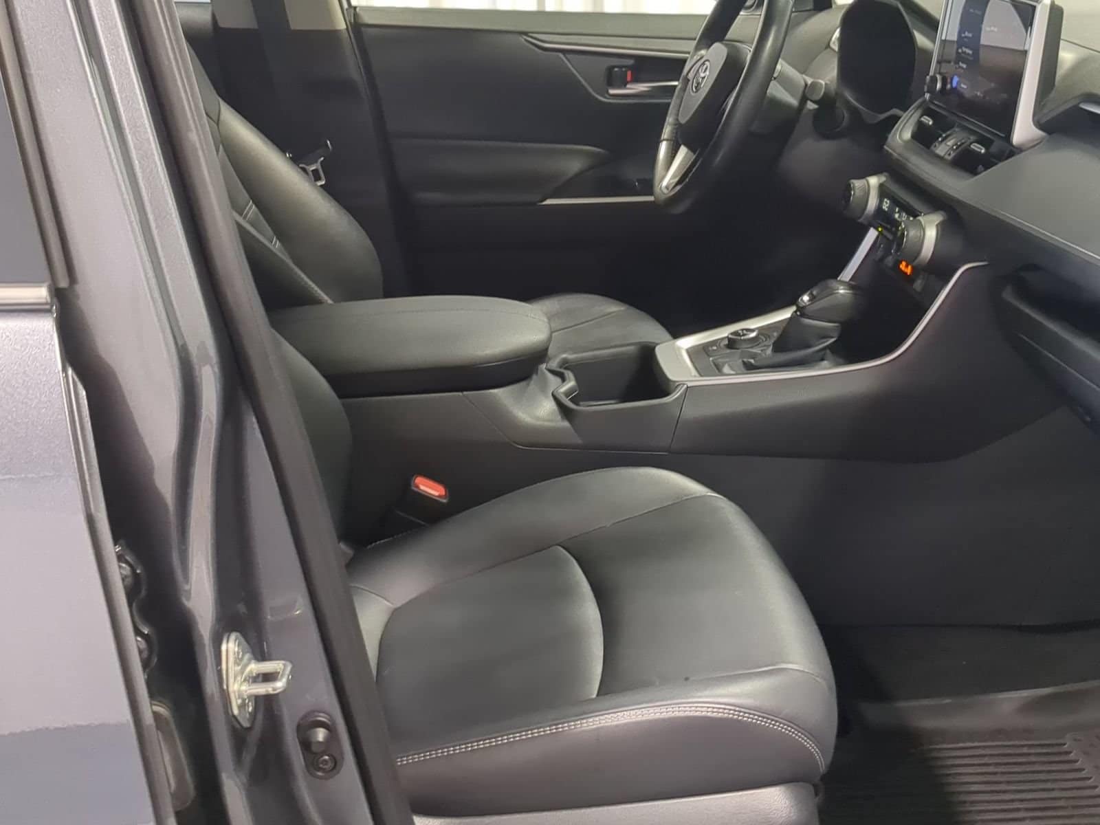 2024 Toyota RAV4 XLE Premium - Photo 21