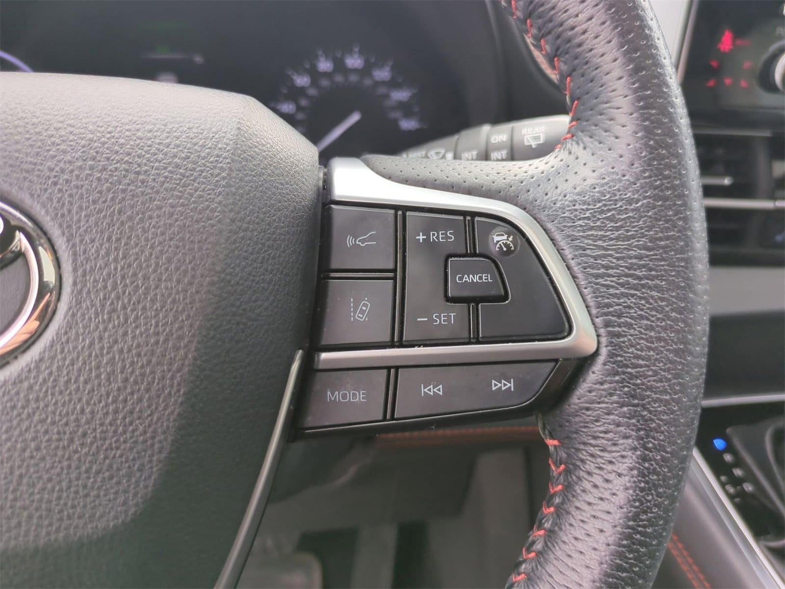 Thumbnail: 2021 Toyota Sienna - 23