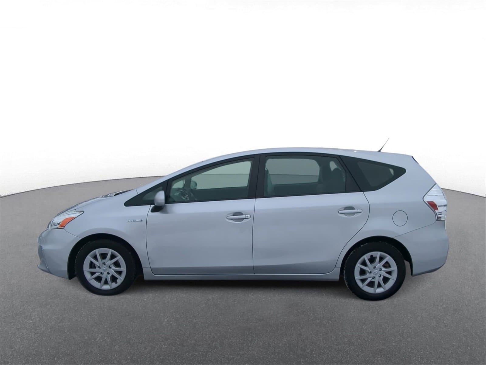 Thumbnail: 2012 Toyota Prius v - 5
