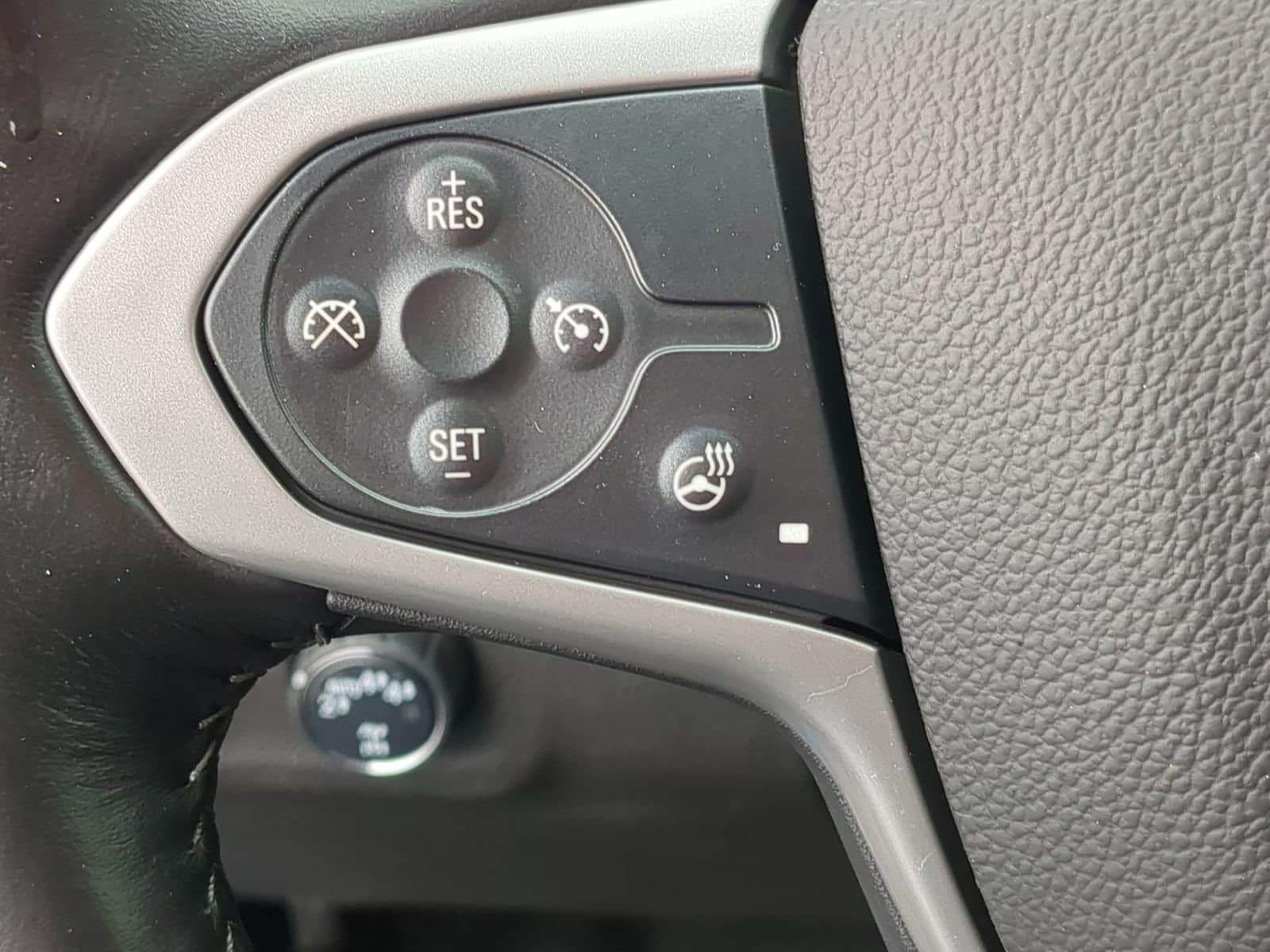 Thumbnail: 2022 Chevrolet Colorado - 23