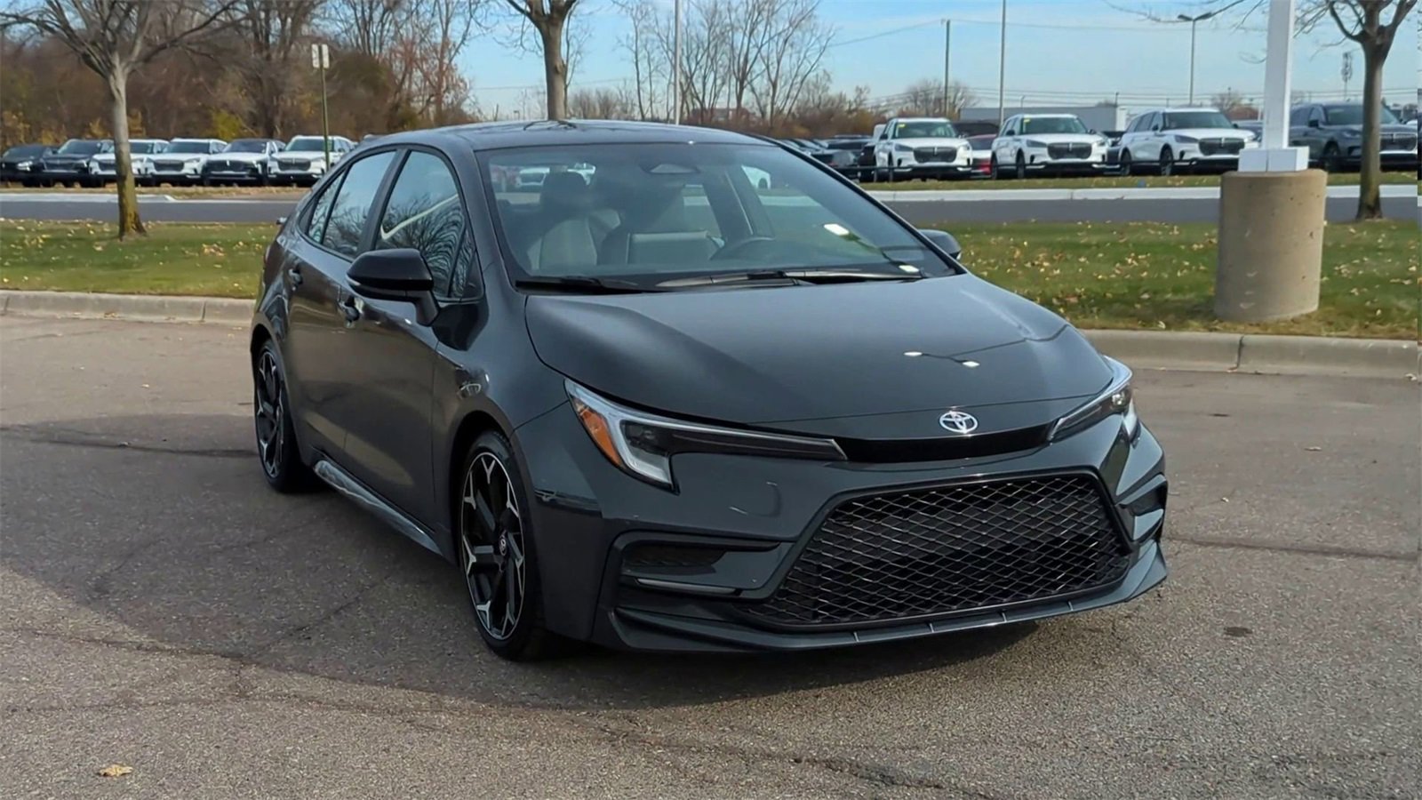 2025 Toyota Corolla SE photo 2