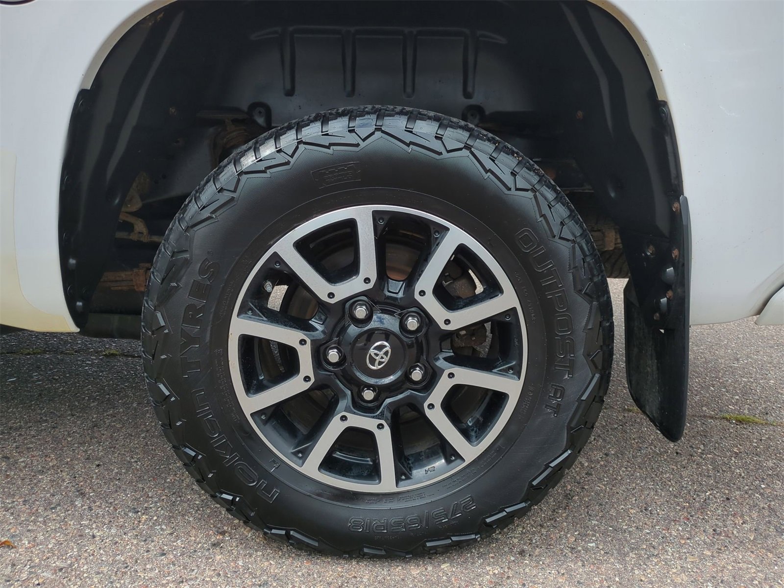 Thumbnail: 2016 Toyota Tundra - 13