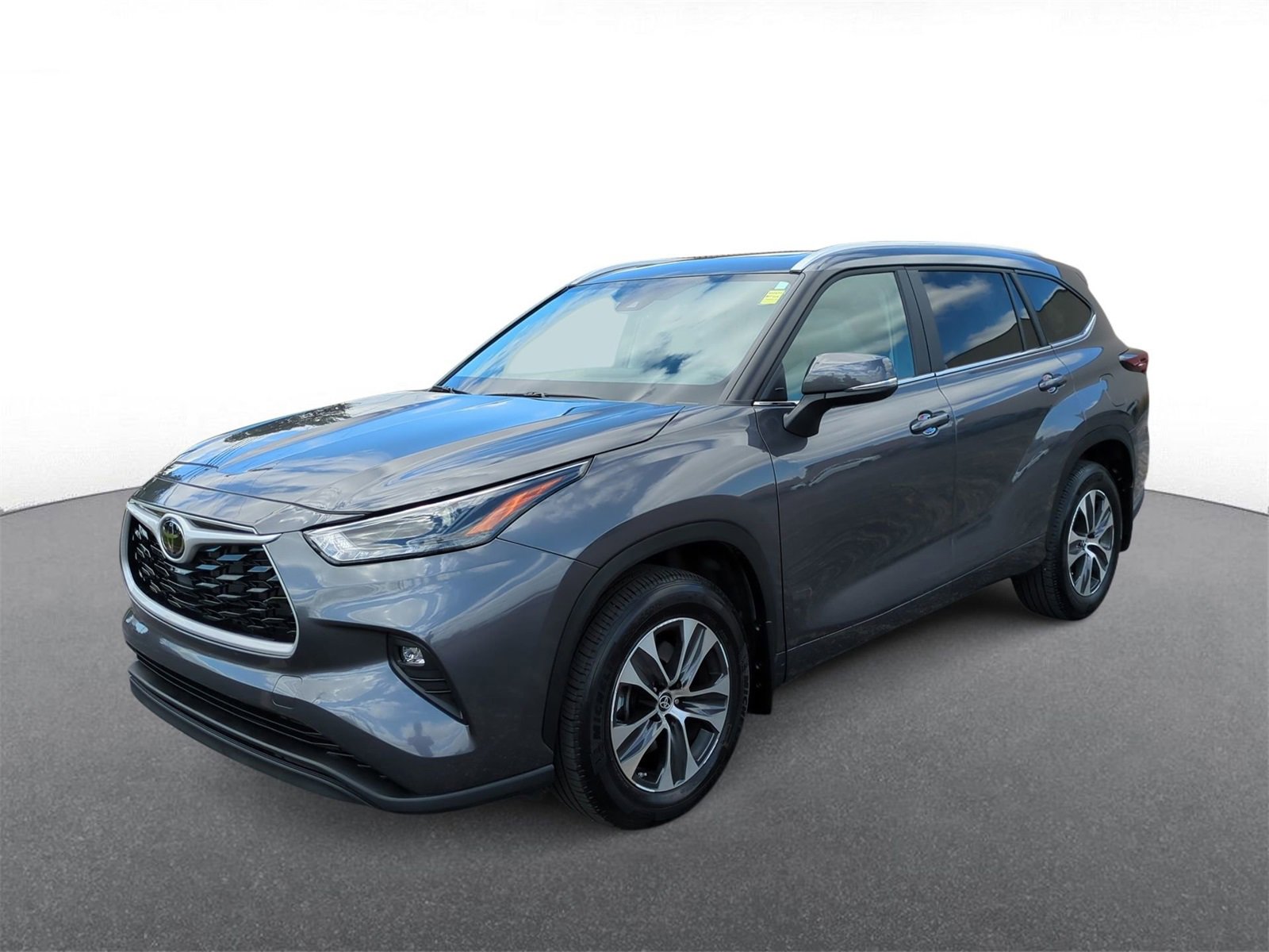 2024 Toyota Highlander XLE photo 4