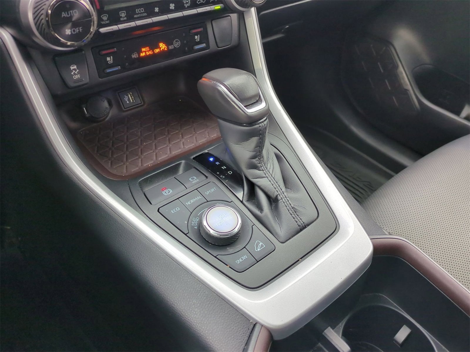 Thumbnail: 2024 Toyota RAV4 - 32