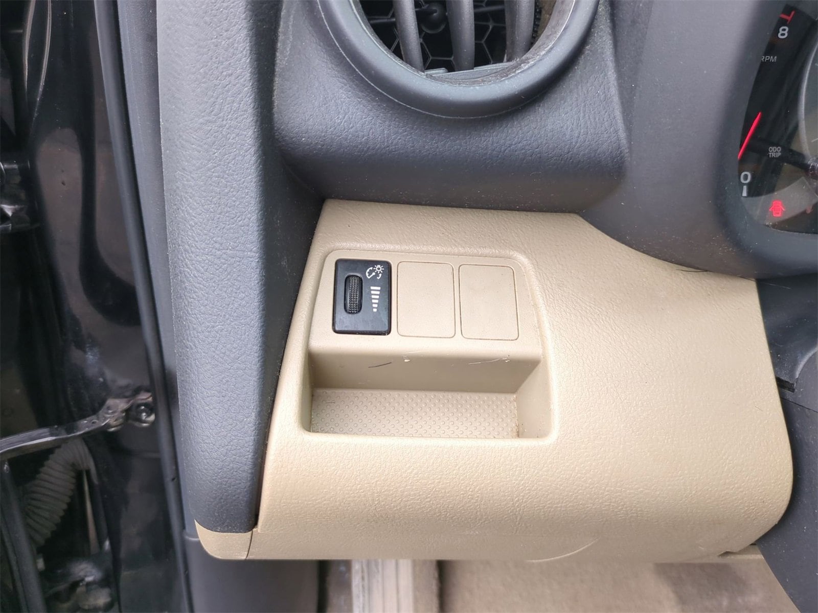 Thumbnail: 2010 Toyota RAV4 - 16