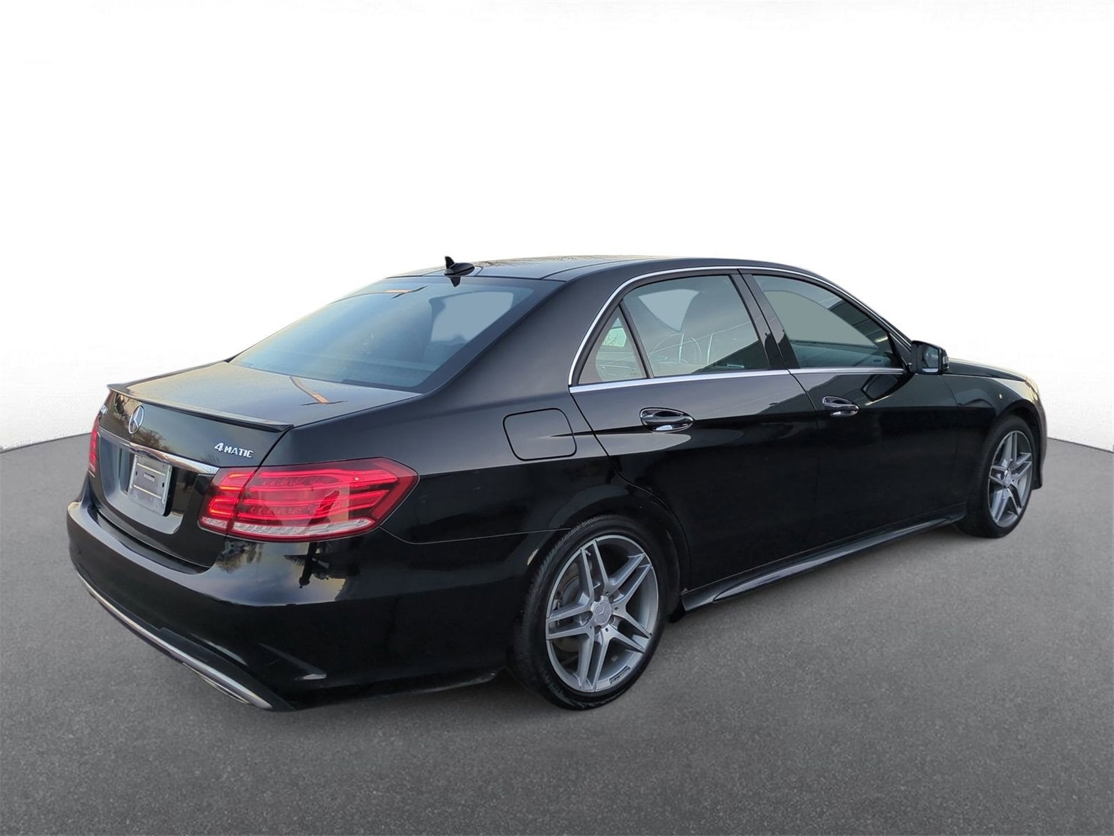 Thumbnail: 2014 Mercedes-Benz E-Class - 8