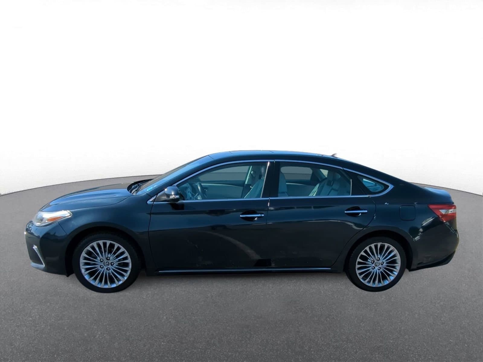 Thumbnail: 2017 Toyota Avalon - 5