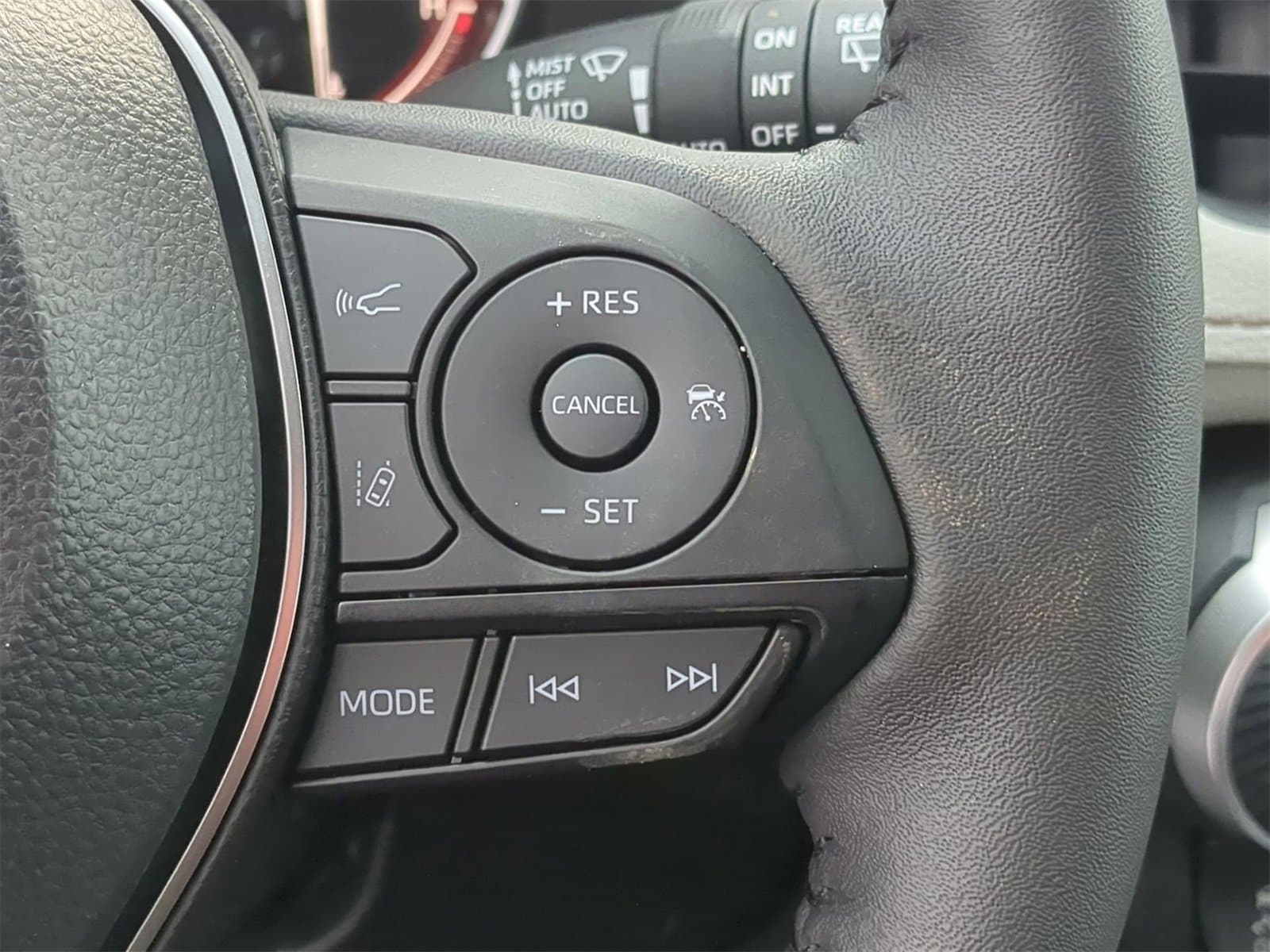 Thumbnail: 2025 Toyota RAV4 - 34