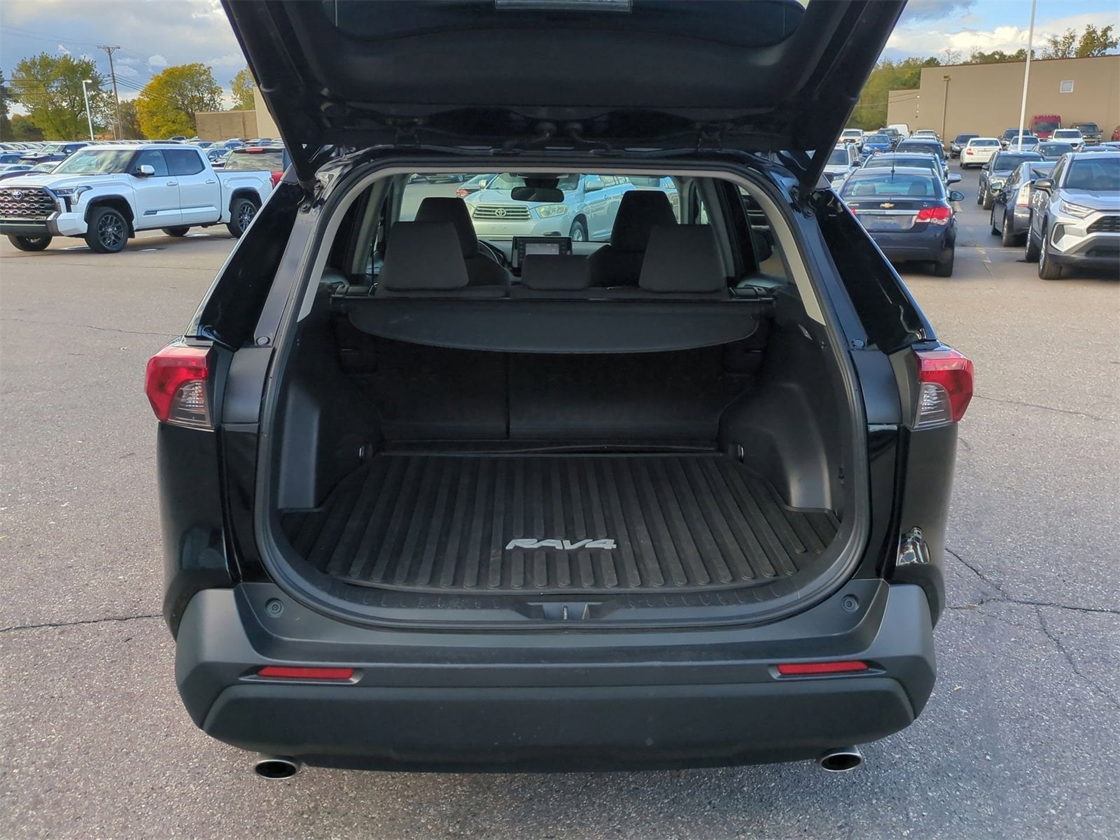 Thumbnail: 2020 Toyota RAV4 - 34