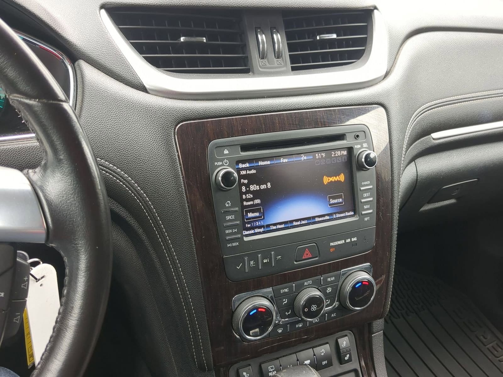 Thumbnail: 2015 Chevrolet Traverse - 26