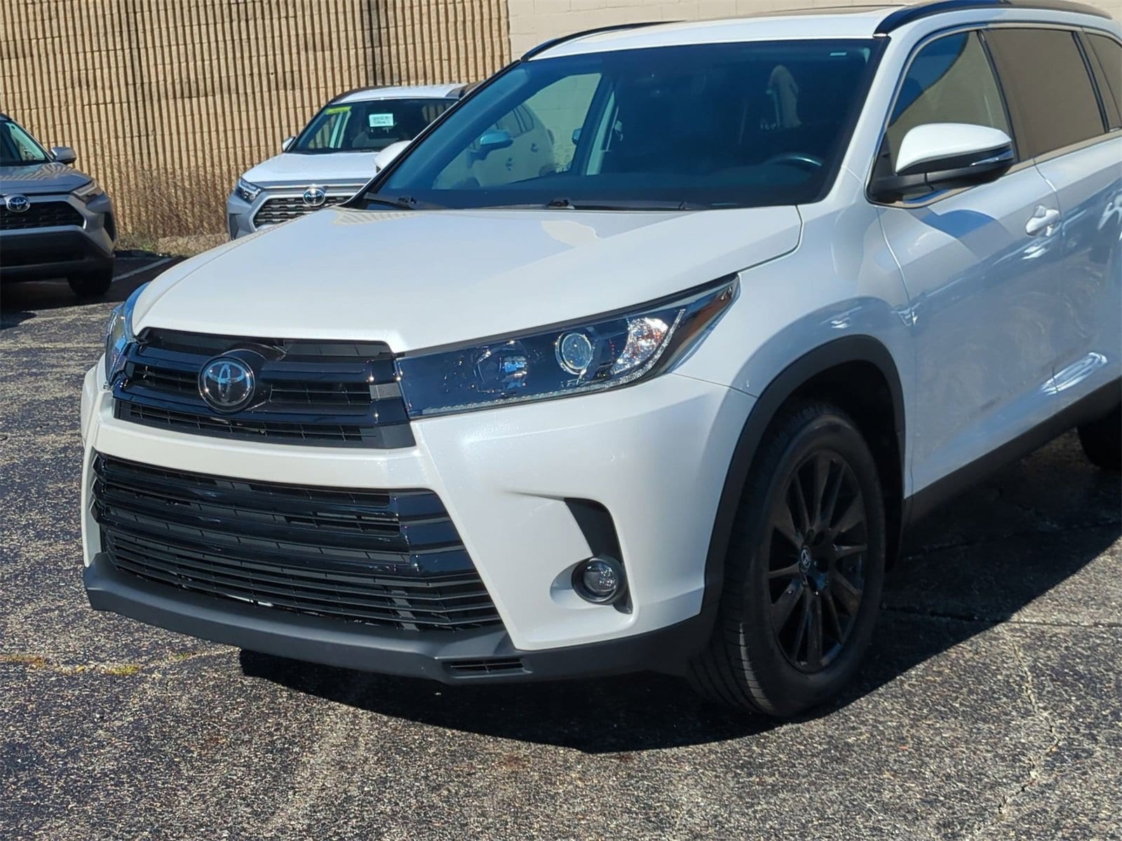 Thumbnail: 2019 Toyota Highlander - 11