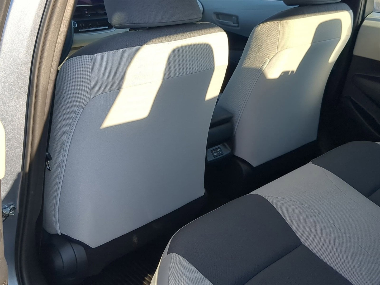 Thumbnail: 2023 Toyota Corolla - 26