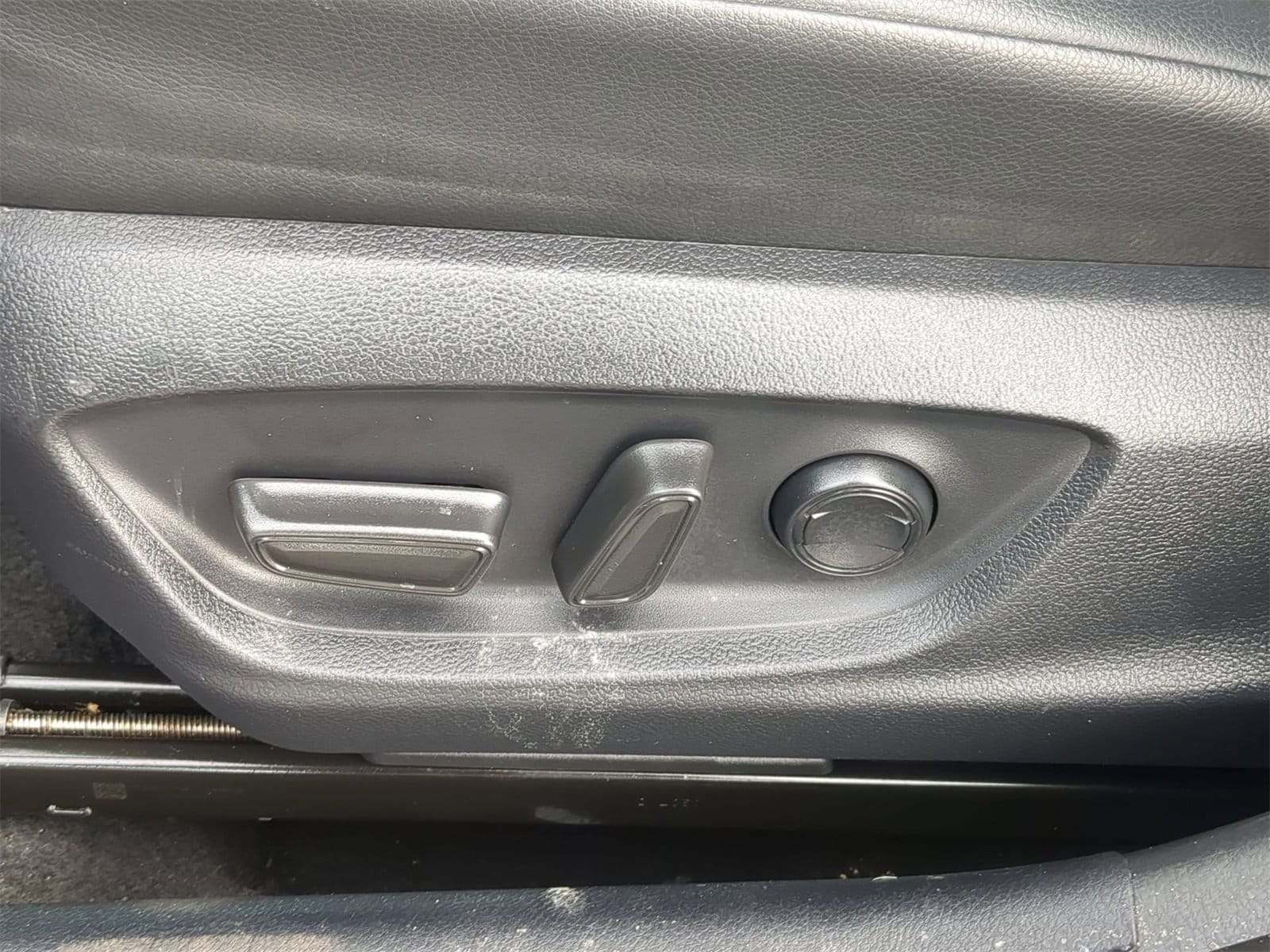 Thumbnail: 2023 Toyota Camry - 24