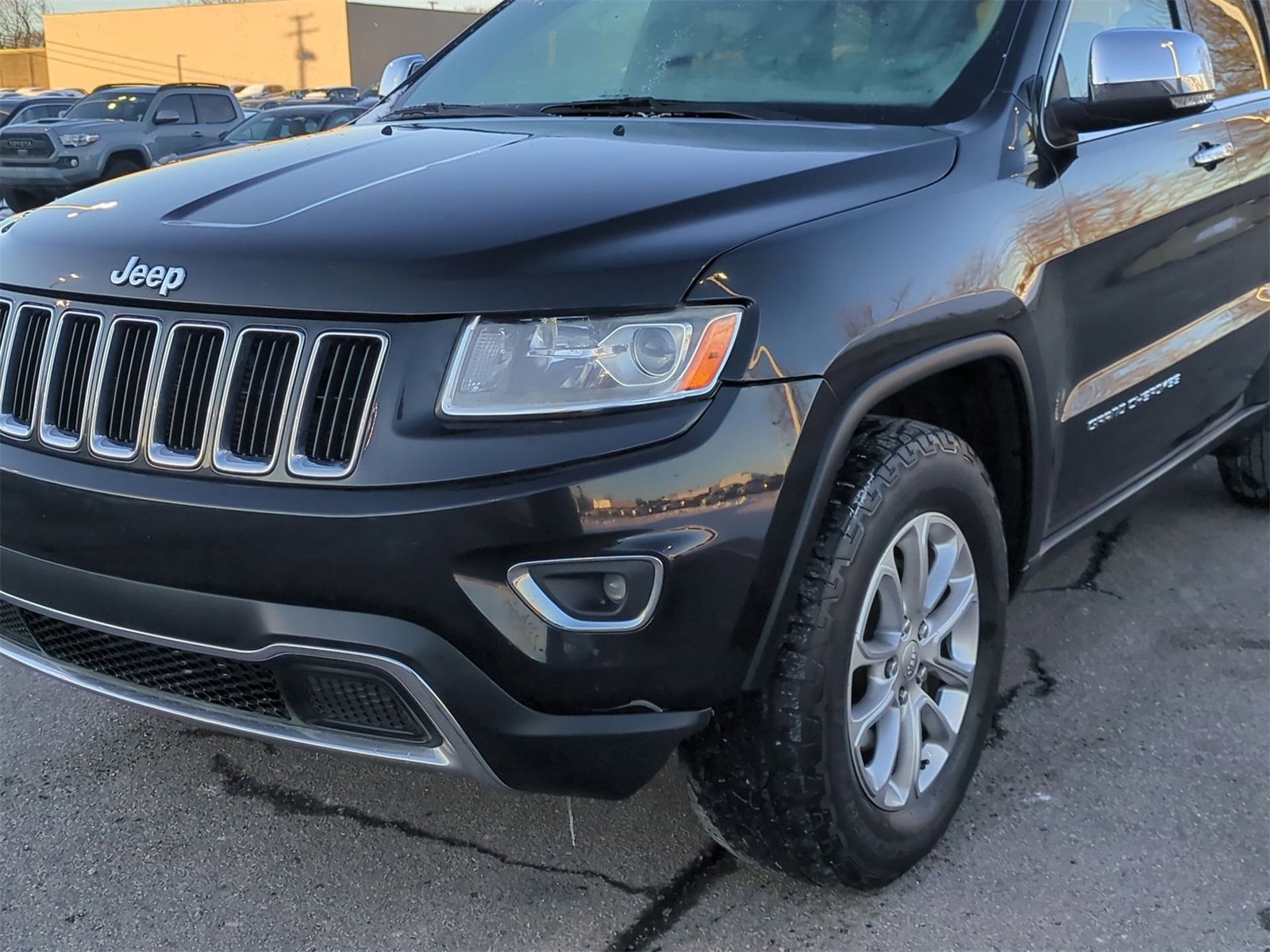 Thumbnail: 2014 Jeep Grand Cherokee - 11