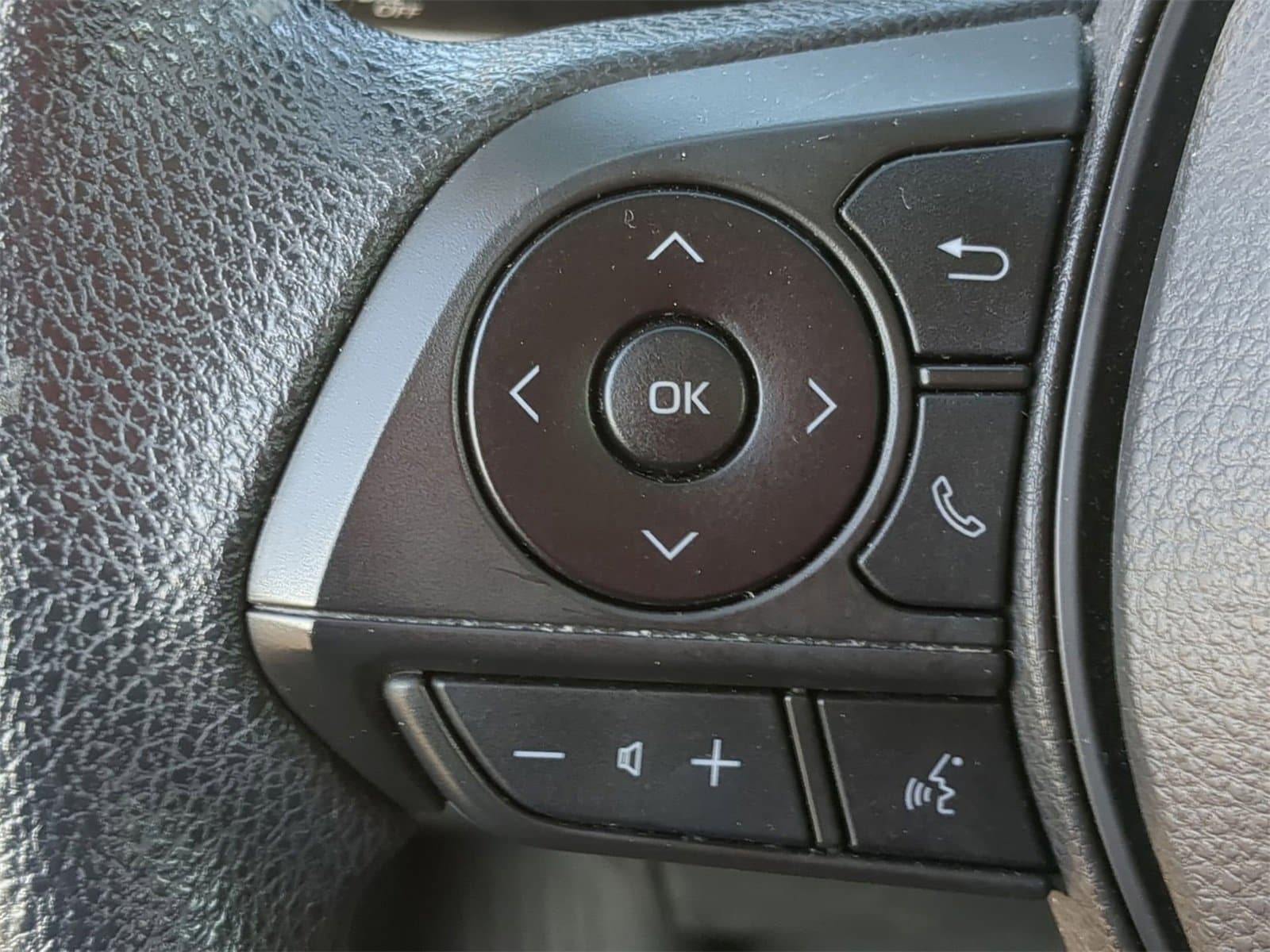 Thumbnail: 2023 Toyota Corolla - 31