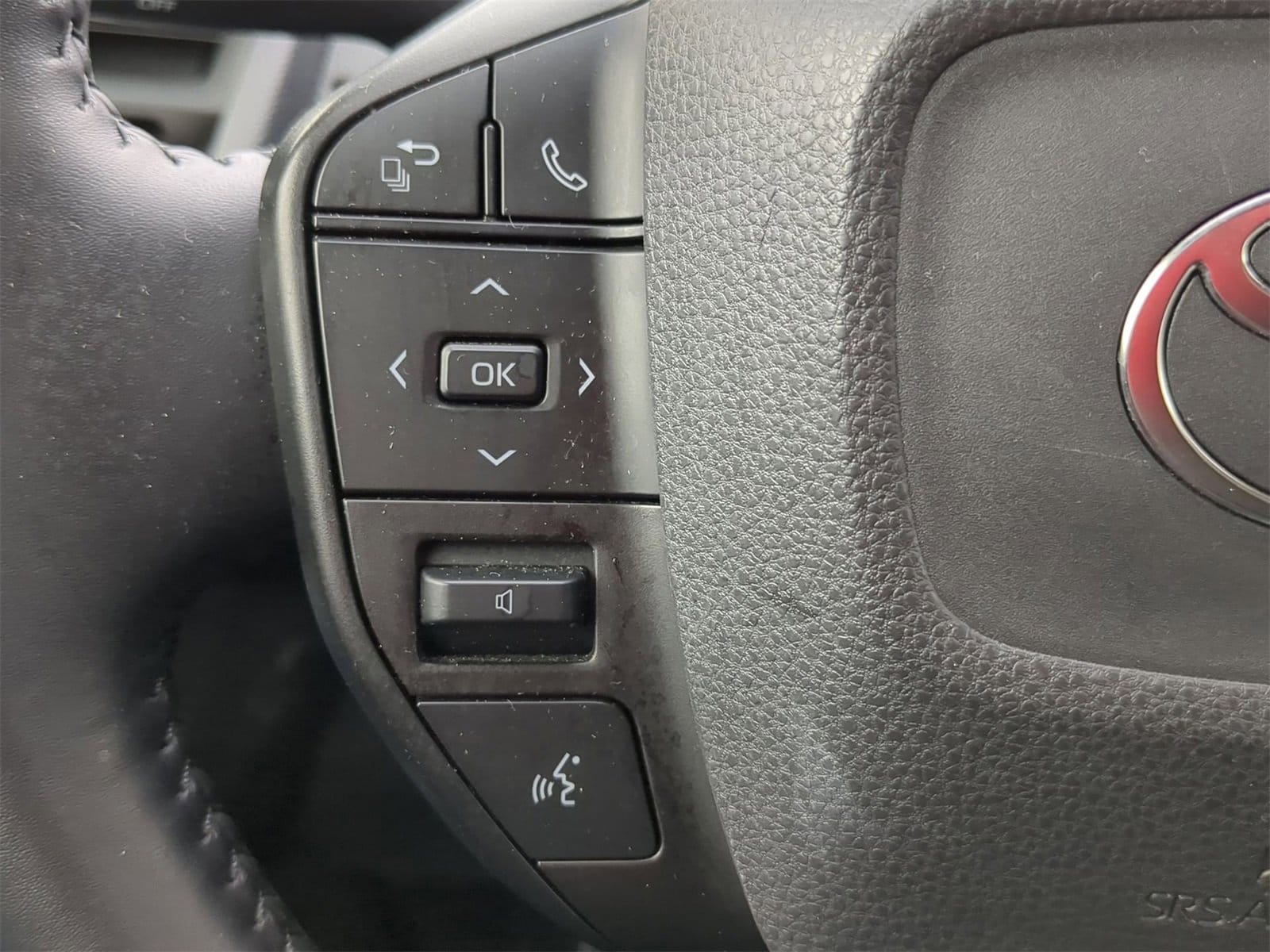 Thumbnail: 2024 Toyota Prius - 30