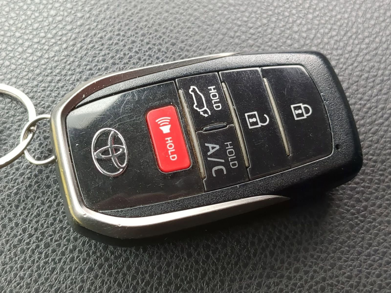 Thumbnail: 2023 Toyota RAV4 - 32