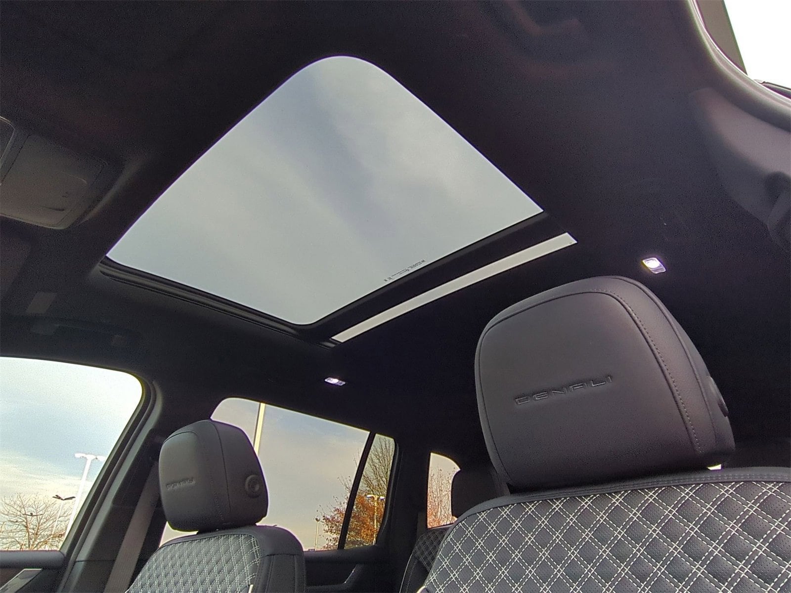 Thumbnail: 2024 GMC Acadia - 19