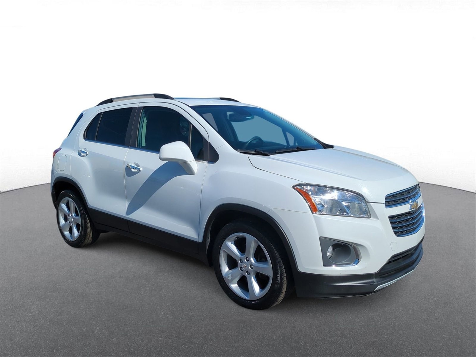 Thumbnail: 2016 Chevrolet Trax - 2