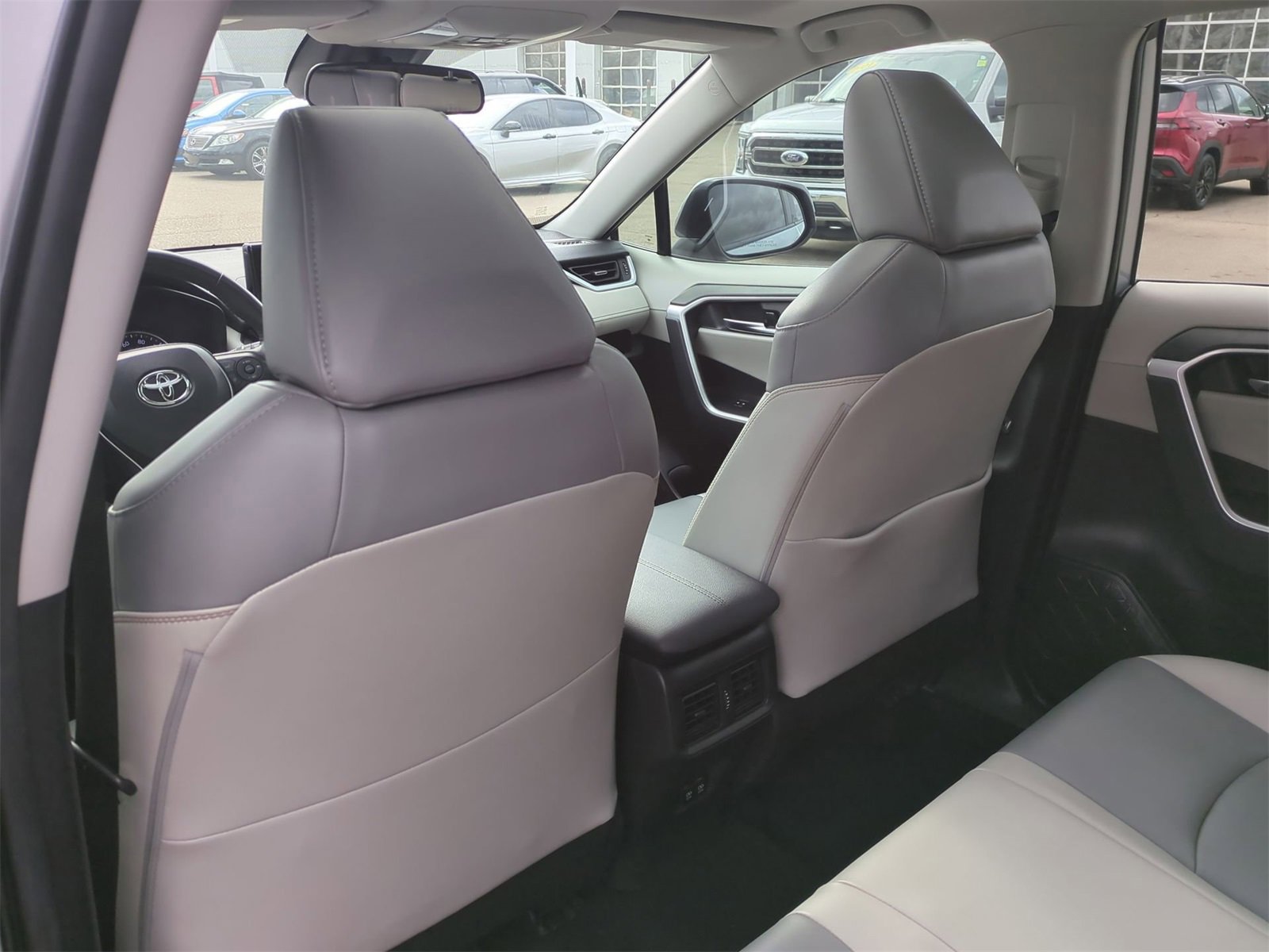 Thumbnail: 2020 Toyota RAV4 - 18