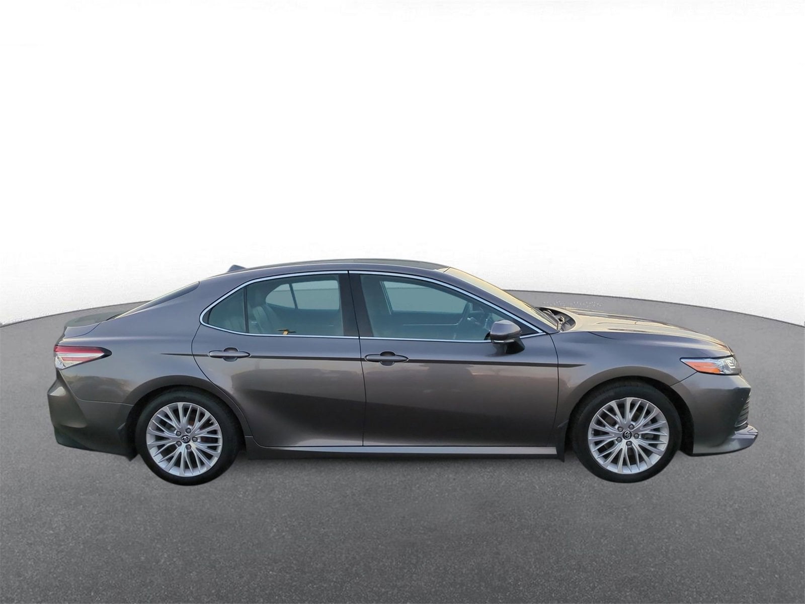 Thumbnail: 2018 Toyota Camry - 9