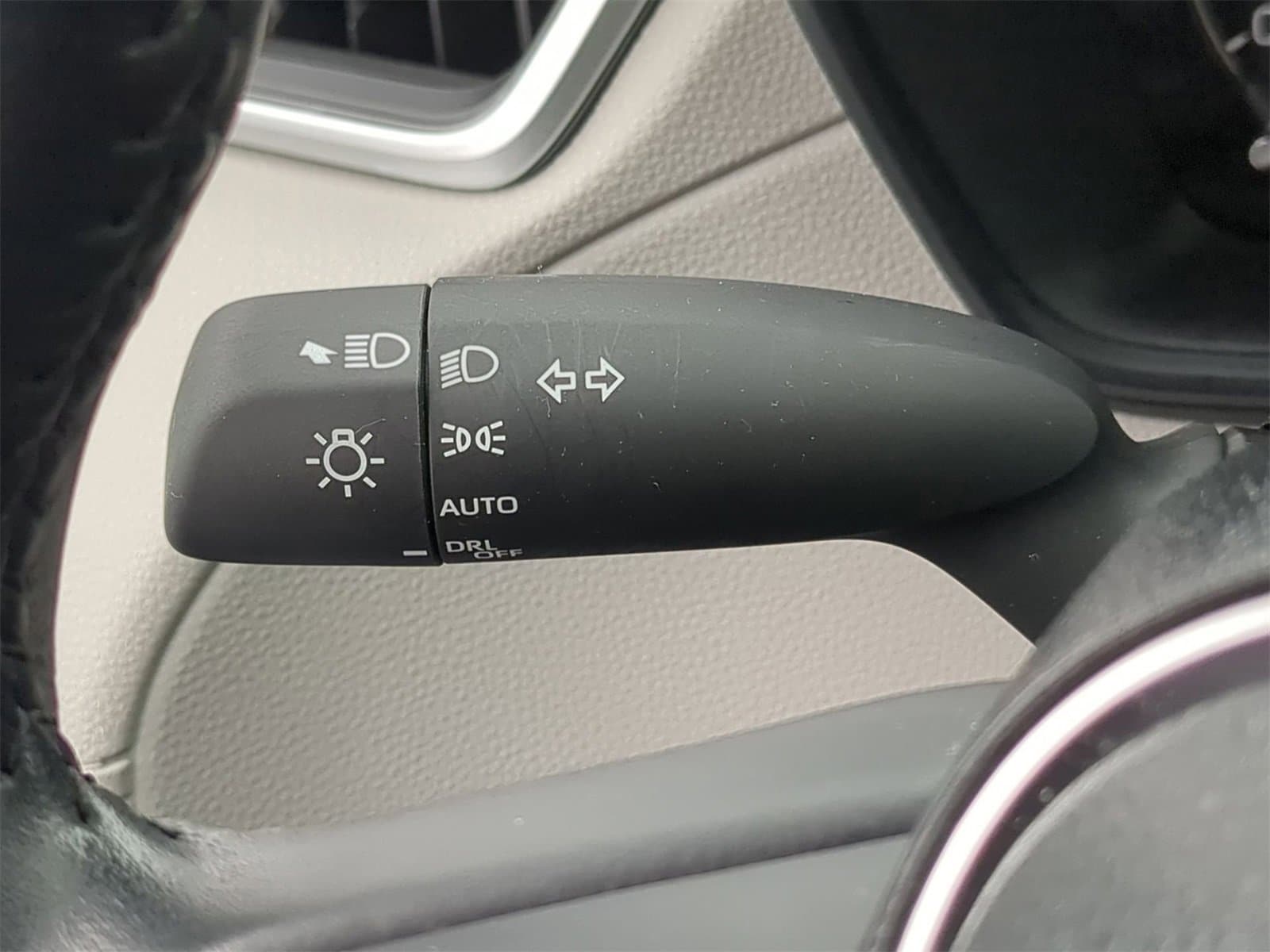 Thumbnail: 2025 Toyota Corolla Cross - 33