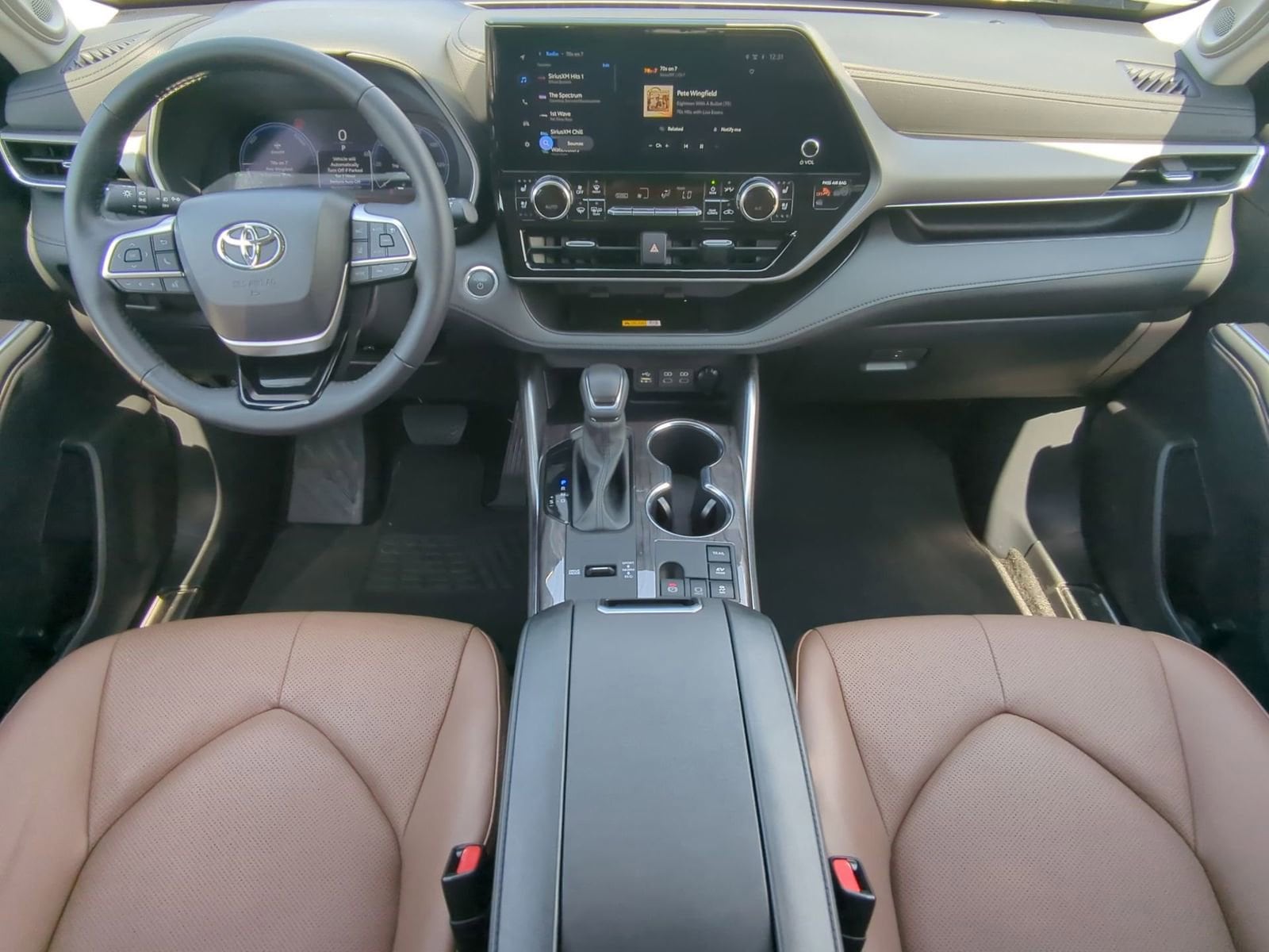 Thumbnail: 2025 Toyota Highlander - 15