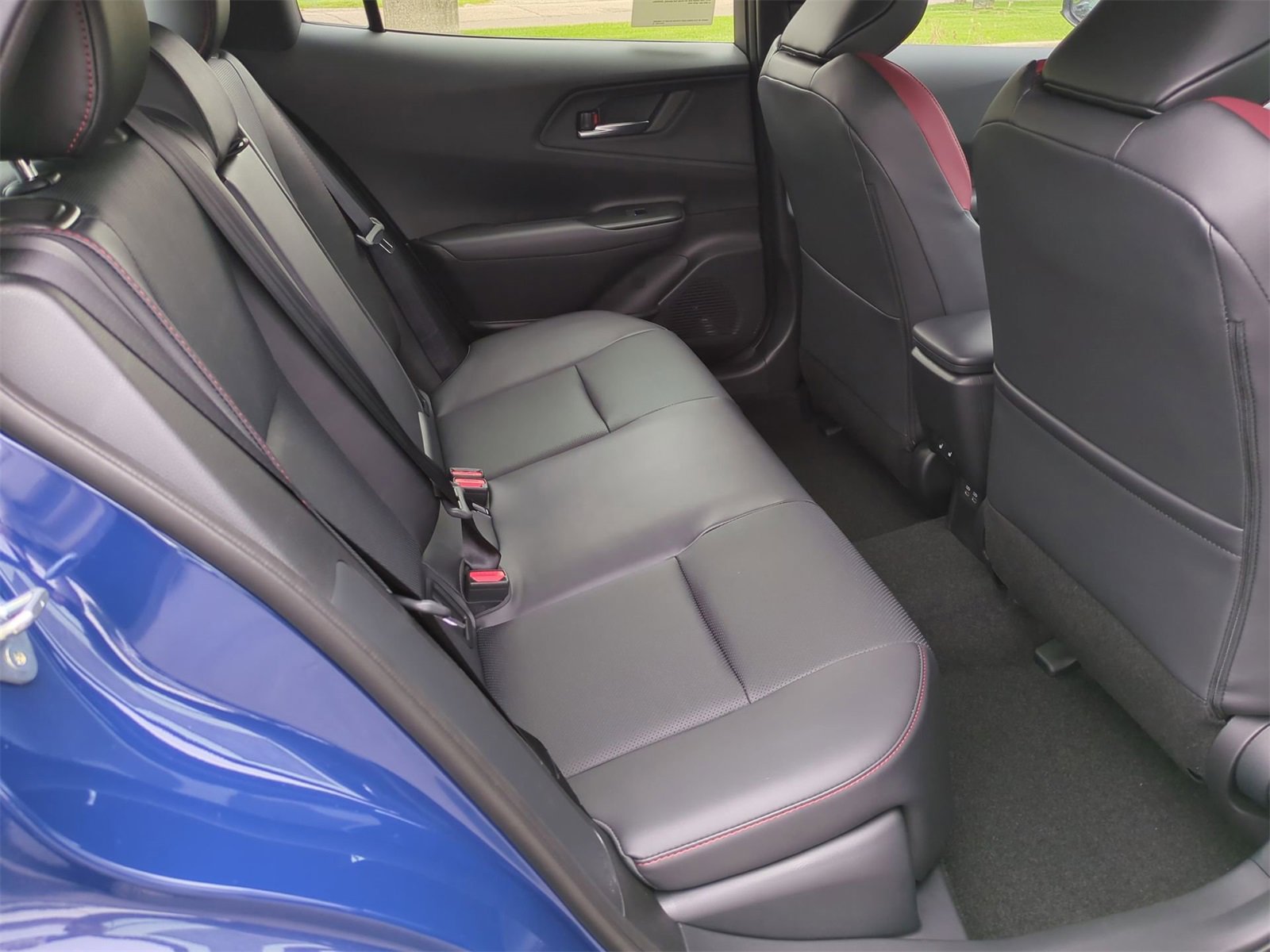 2025 Toyota Prius Plug-in 18