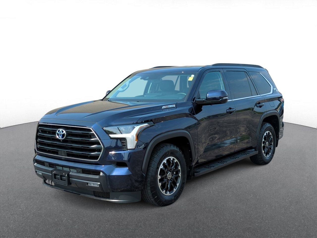 2024 Toyota Sequoia SR5 photo 4