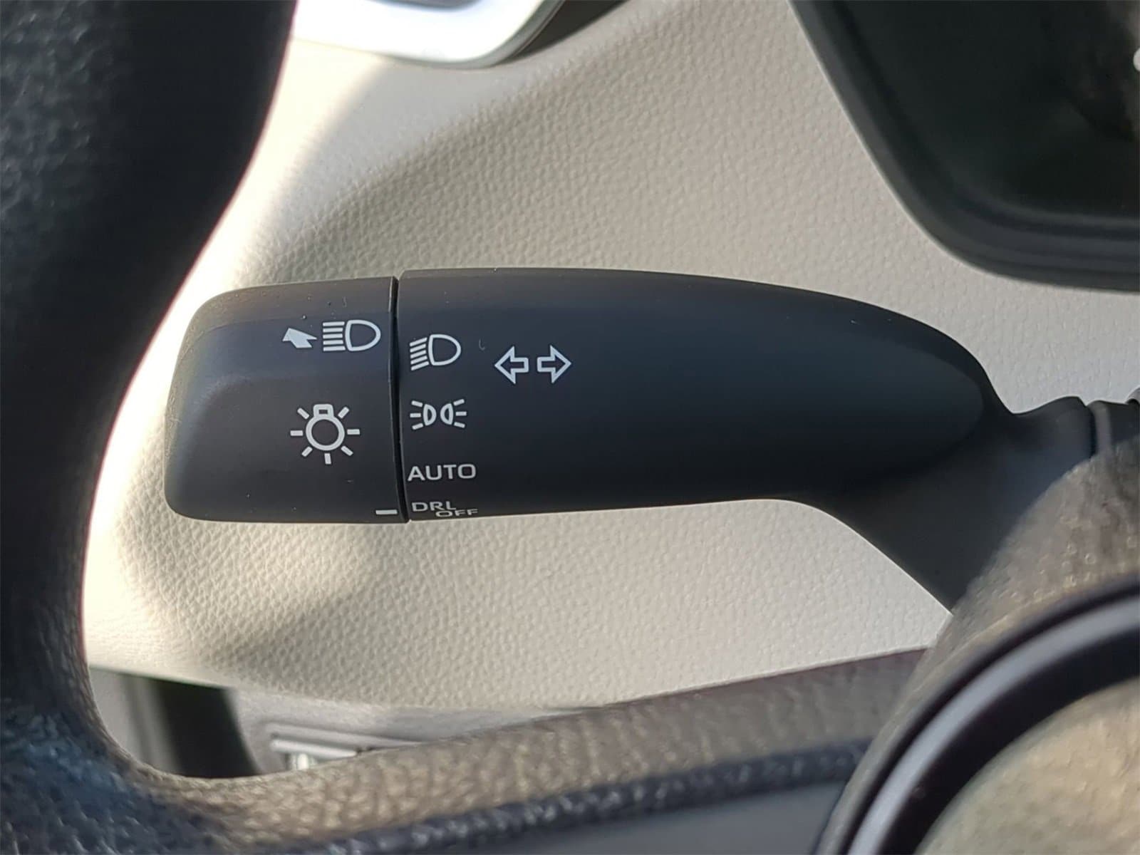 Thumbnail: 2025 Toyota Corolla - 32