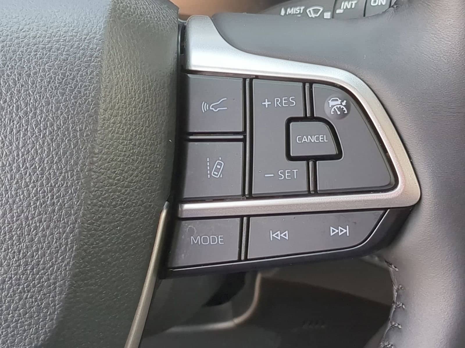 Thumbnail: 2025 Toyota Highlander - 24