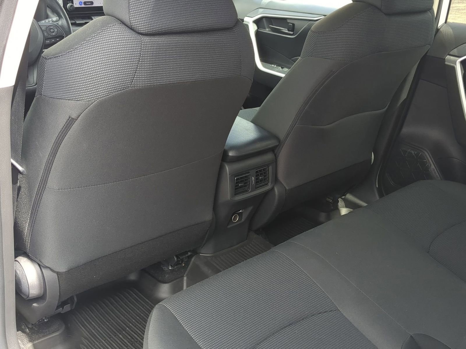 Thumbnail: 2023 Toyota RAV4 - 18