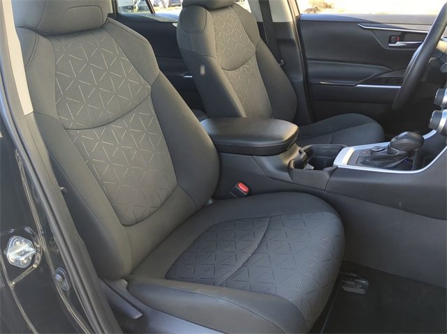 Thumbnail: 2021 Toyota RAV4 - 24