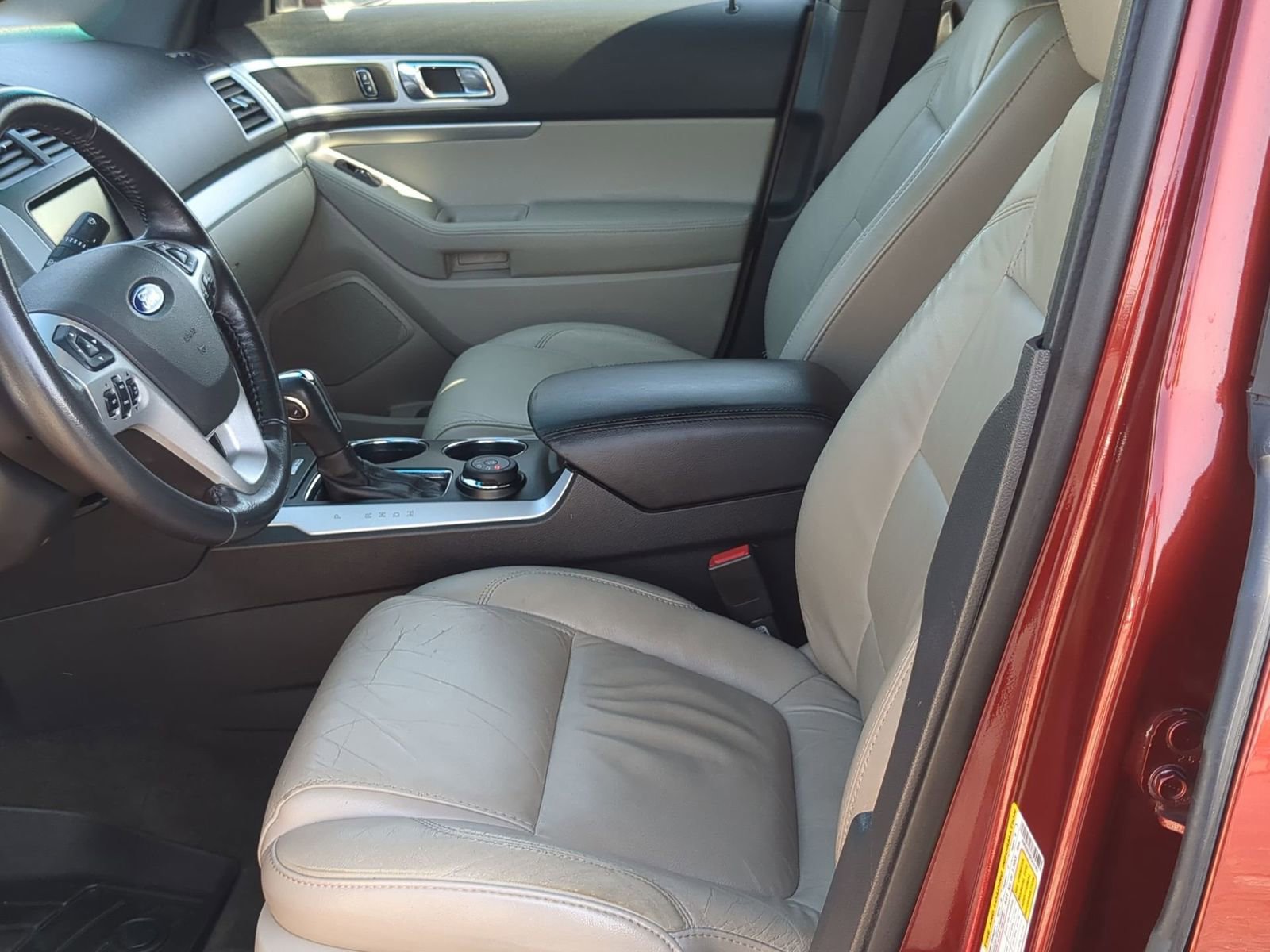 Thumbnail: 2014 Ford Explorer - 16