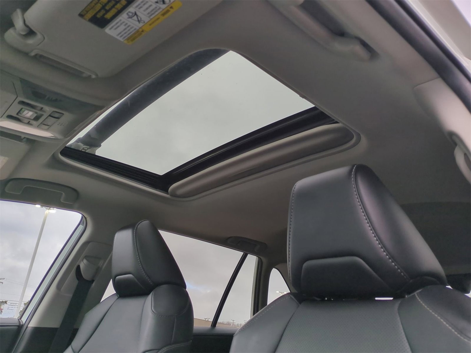 Thumbnail: 2021 Toyota RAV4 - 19