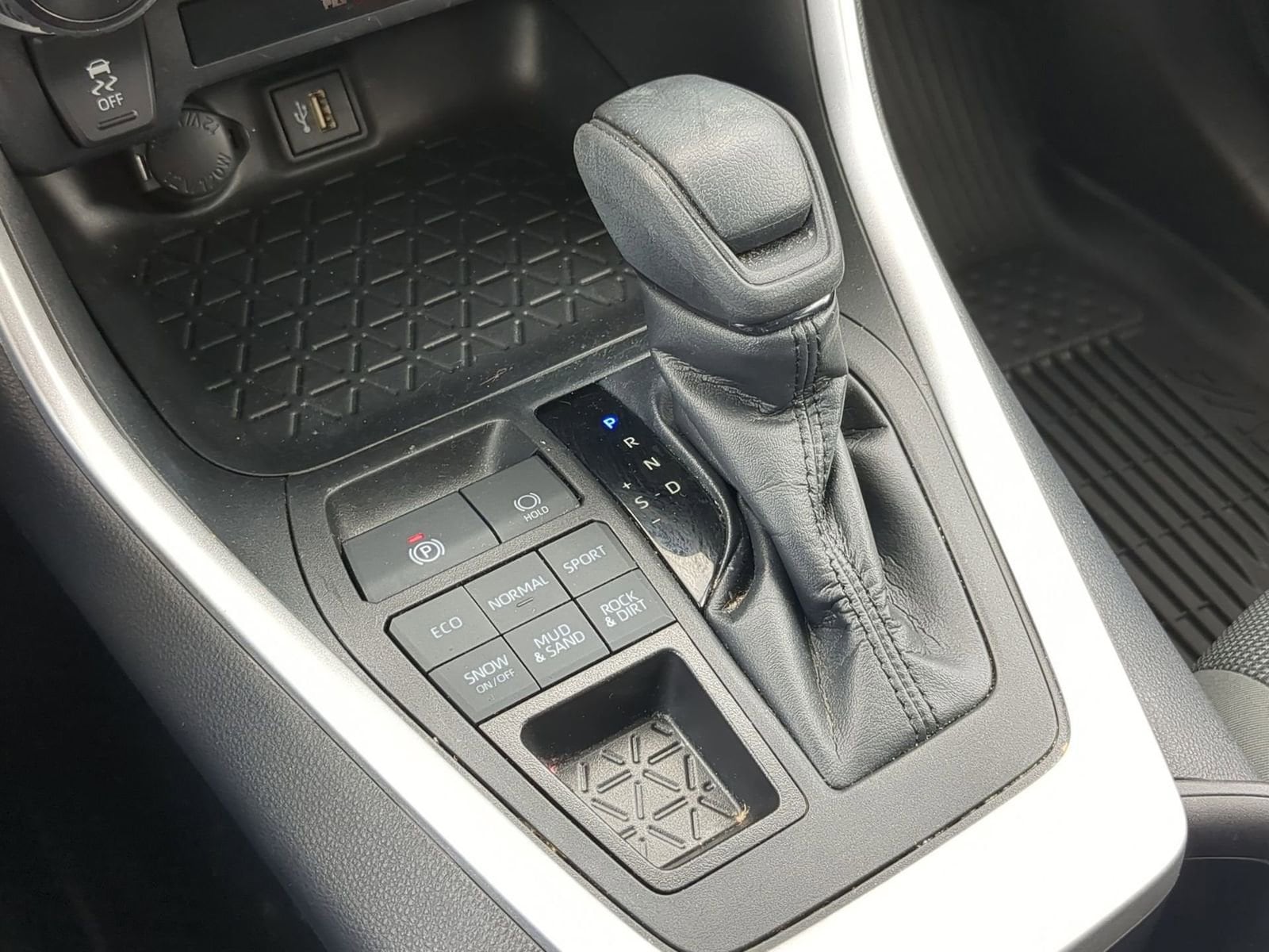 Thumbnail: 2023 Toyota RAV4 - 30